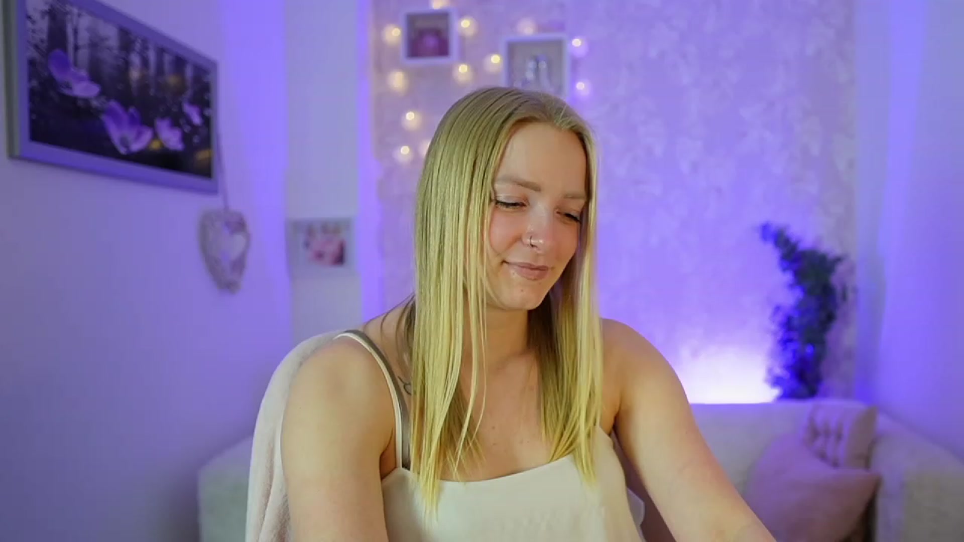 Gallery image thumbnail from Caly_Carter's myfreecams stream on, 12/19/2023, 13:24 image 6 of 20