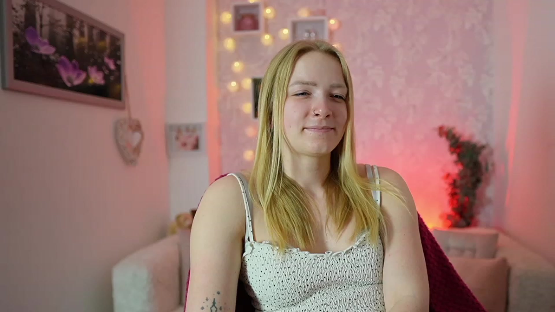 Gallery image thumbnail from Caly_Carter's myfreecams stream on, 12/27/2023, 13:22 image 12 of 20