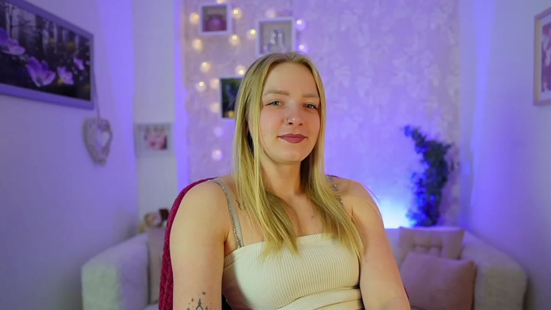 Gallery image thumbnail from Caly_Carter's myfreecams stream on, 12/29/2023, 11:03 image 7 of 20