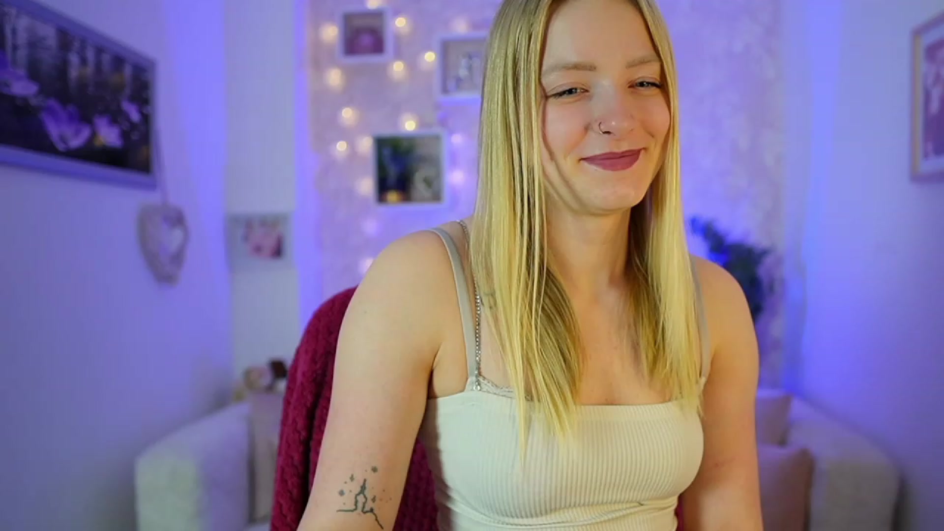 Gallery image thumbnail from Caly_Carter's myfreecams stream on, 12/29/2023, 12:49 image 7 of 20