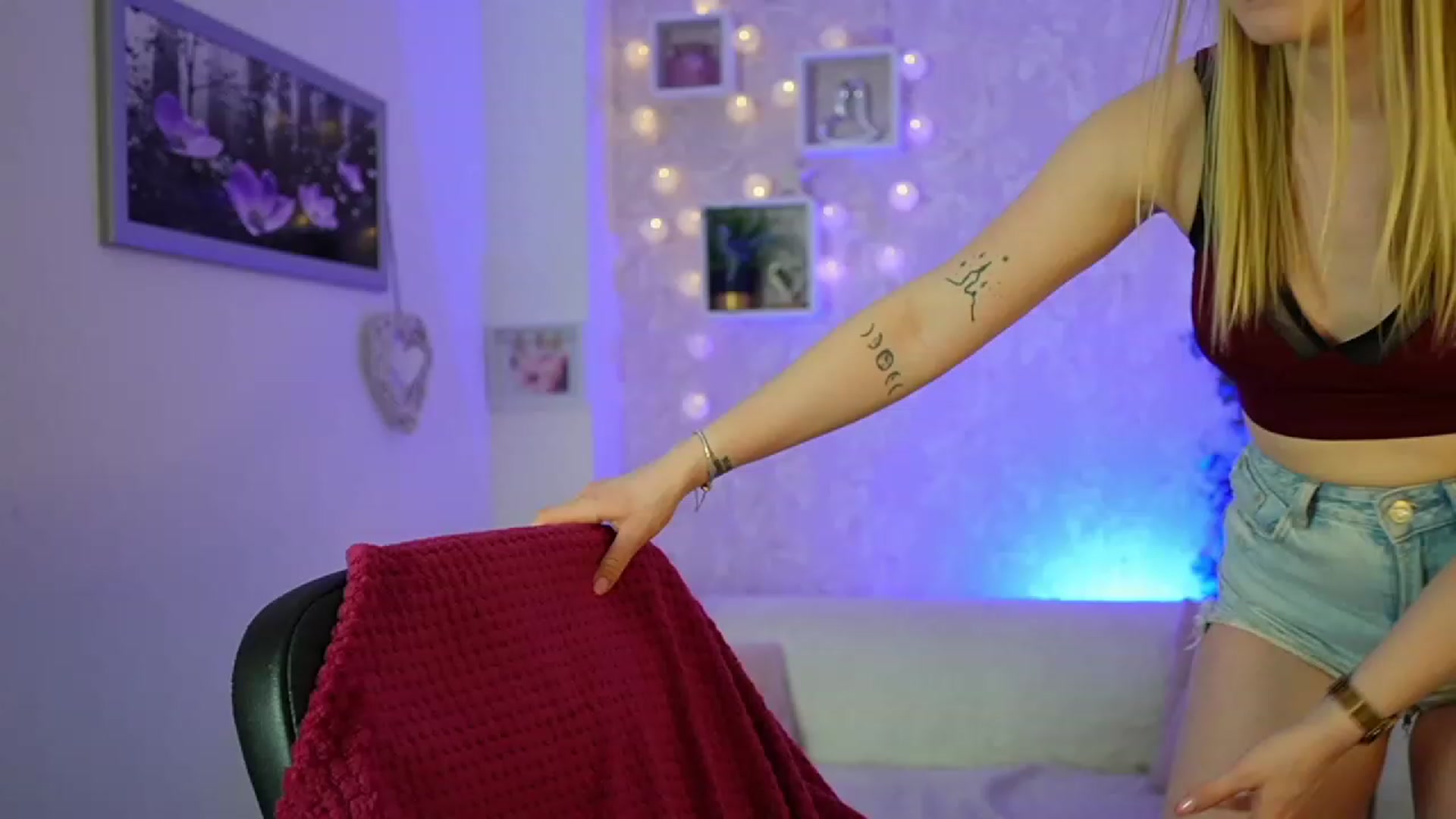 Gallery image thumbnail from Caly_Carter's myfreecams stream on, 12/30/2023, 13:50 image 17 of 20