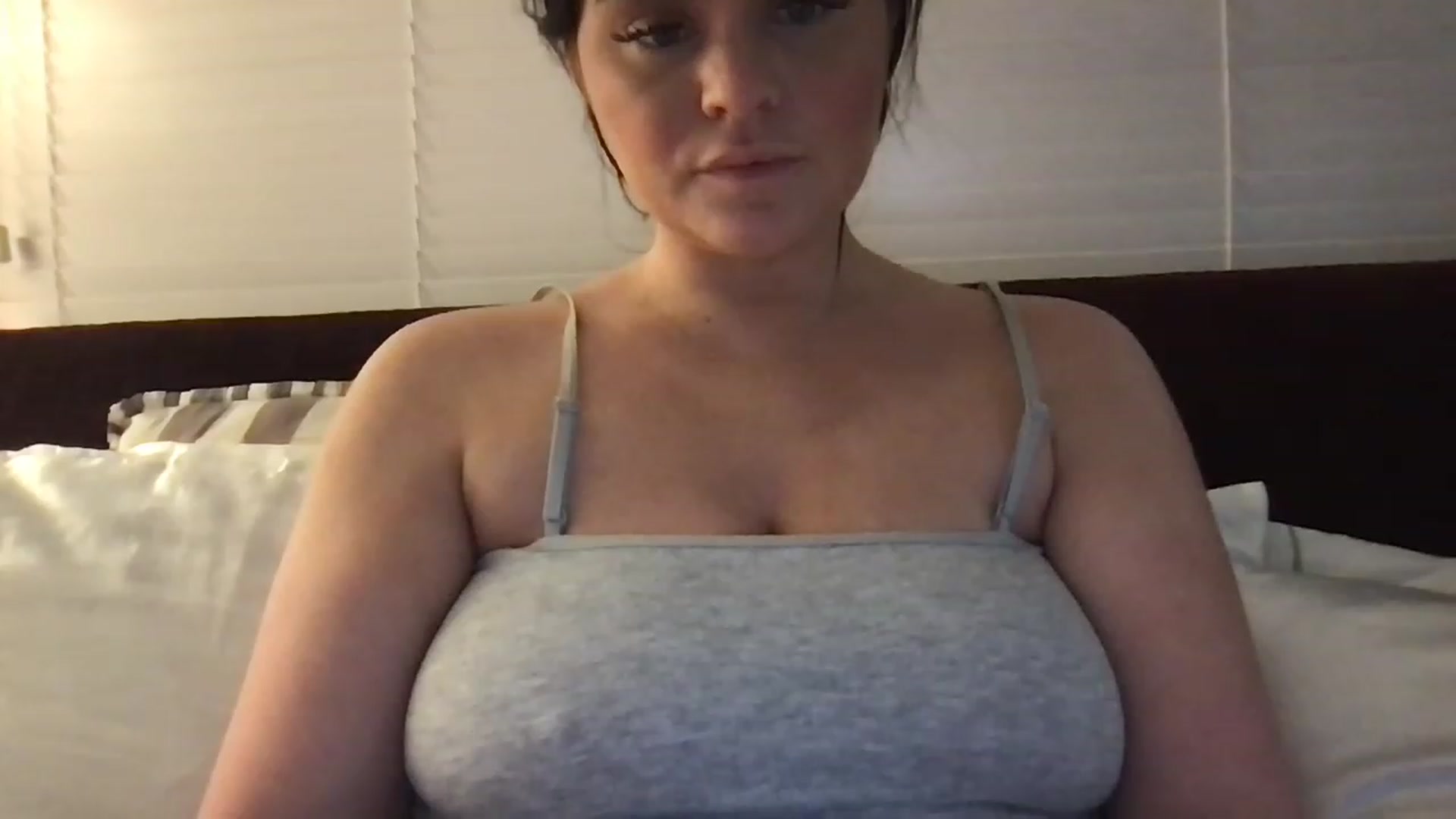 Gallery image thumbnail from Cambabe1997's myfreecams stream on, 11/22/2022, 18:47 image 11 of 20