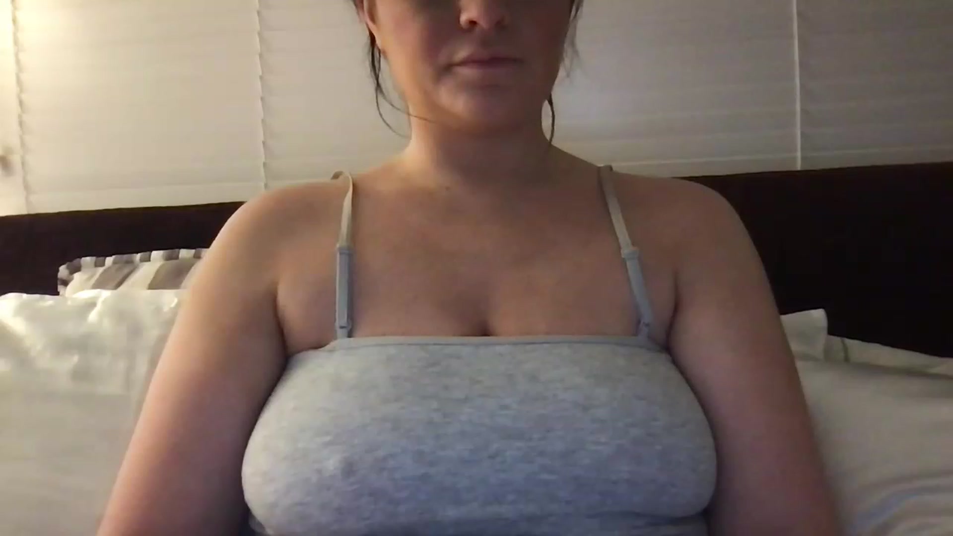 Gallery image thumbnail from Cambabe1997's myfreecams stream on, 11/22/2022, 18:47 image 9 of 20