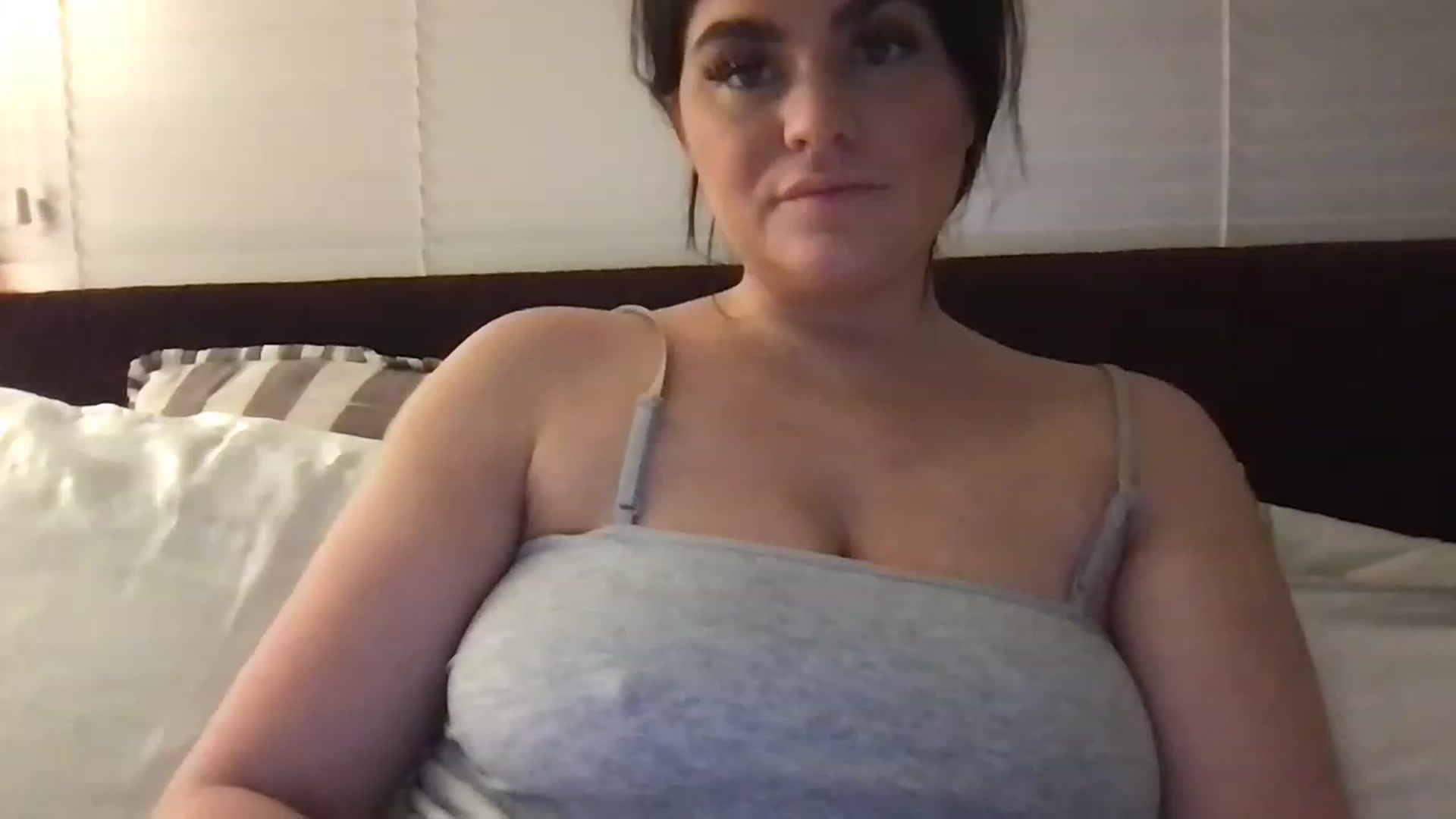 Gallery image thumbnail from Cambabe1997's myfreecams stream on, 11/22/2022, 18:47 image 4 of 20