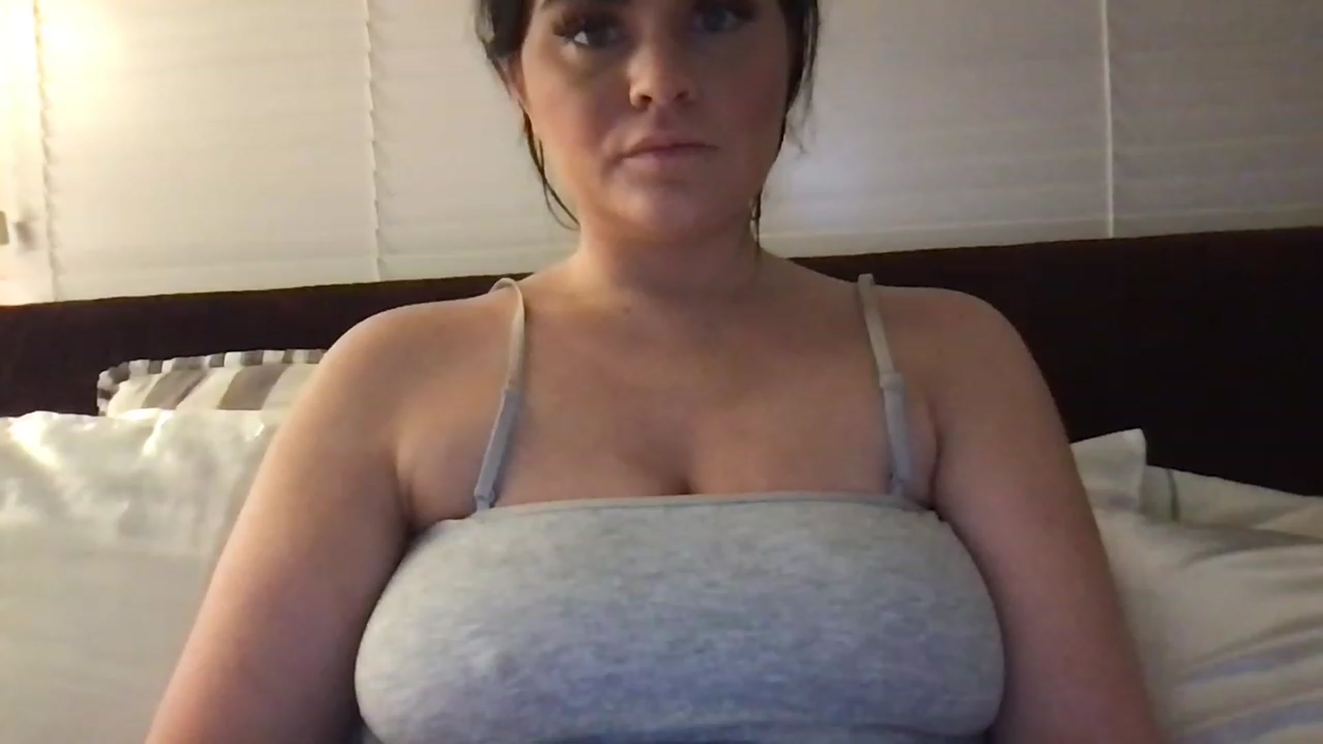 Gallery image thumbnail from Cambabe1997's myfreecams stream on, 11/22/2022, 18:47 image 17 of 20