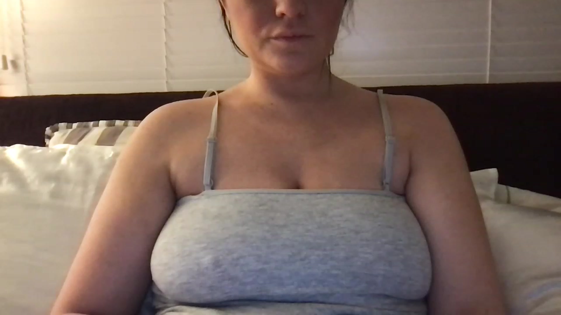 Gallery image thumbnail from Cambabe1997's myfreecams stream on, 11/22/2022, 18:47 image 16 of 20