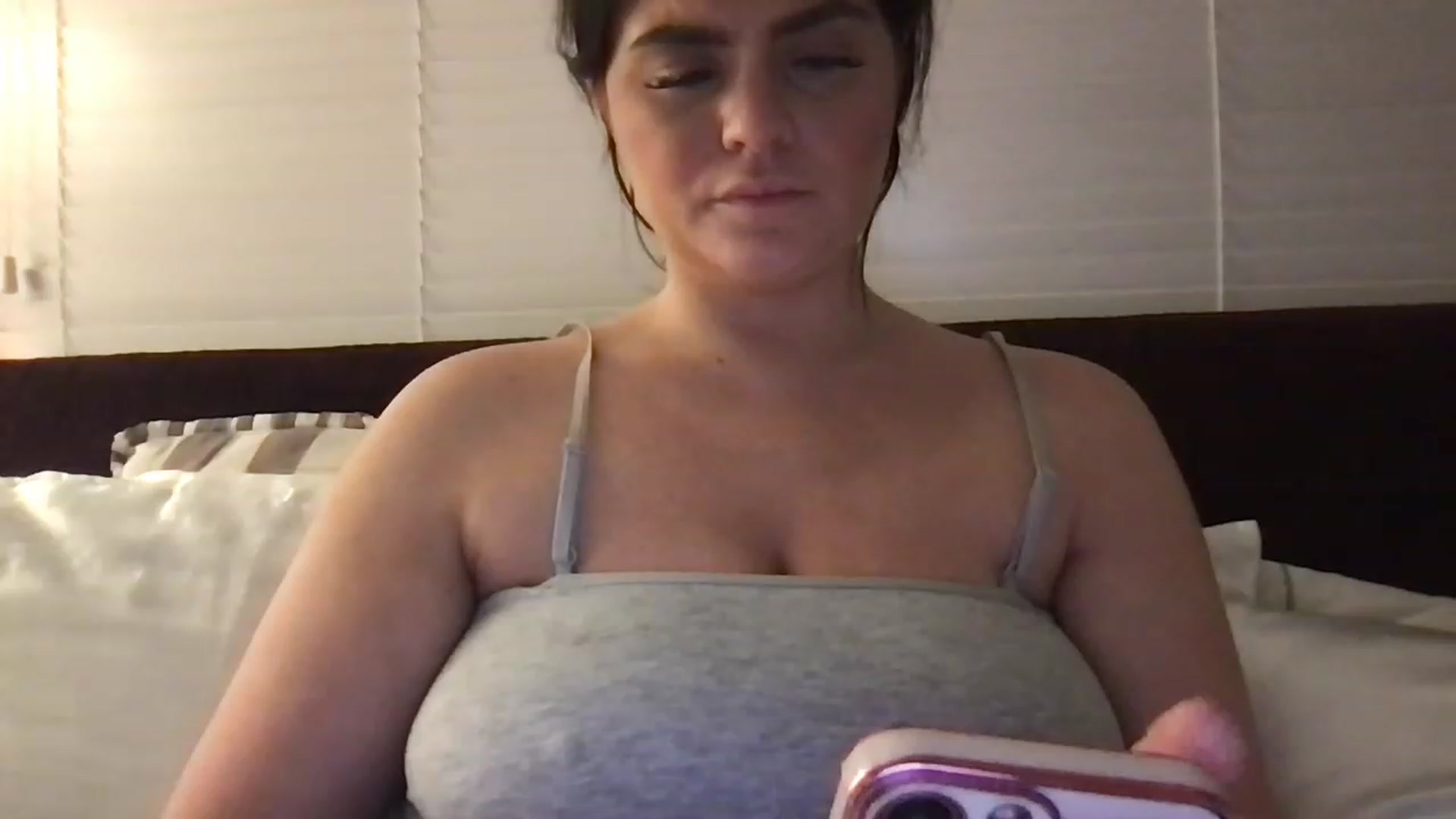 Gallery image thumbnail from Cambabe1997's myfreecams stream on, 11/22/2022, 18:47 image 14 of 20