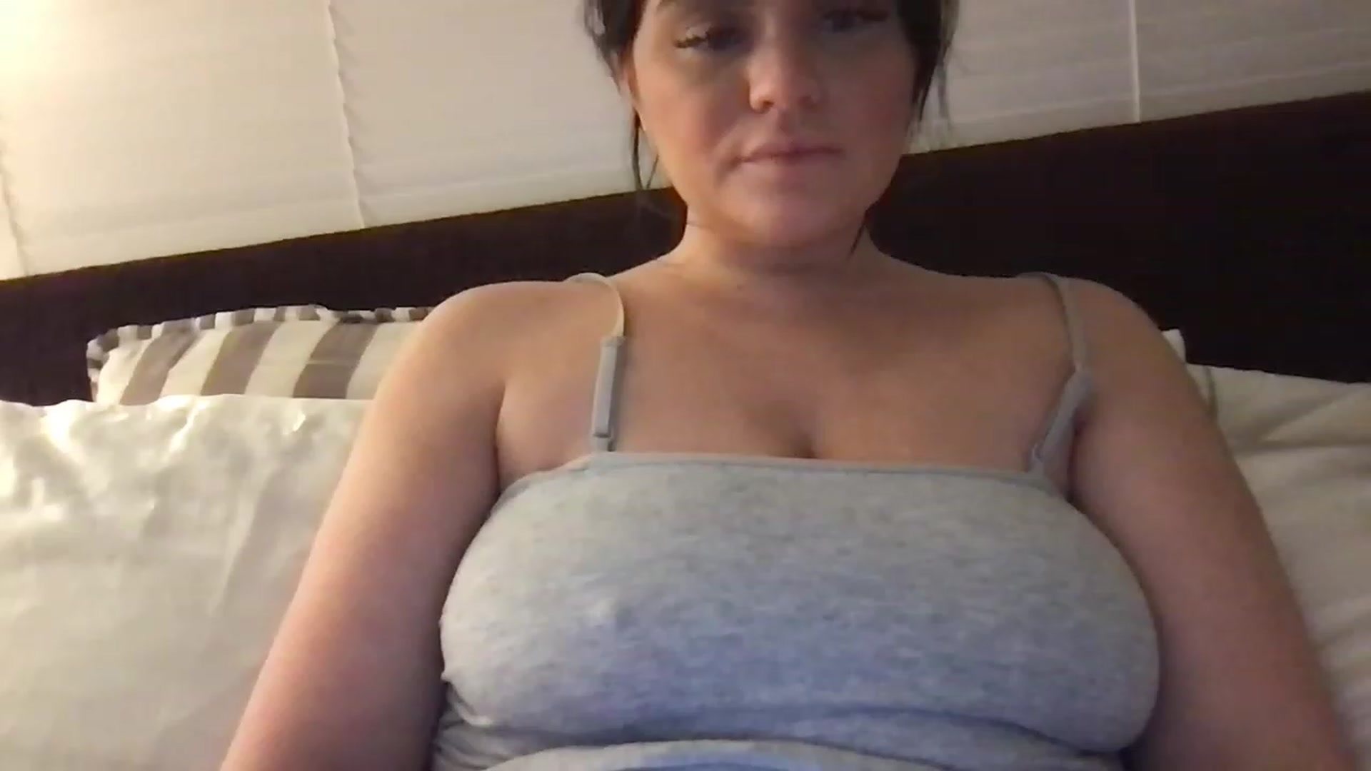Gallery image thumbnail from Cambabe1997's myfreecams stream on, 11/22/2022, 18:47 image 6 of 20