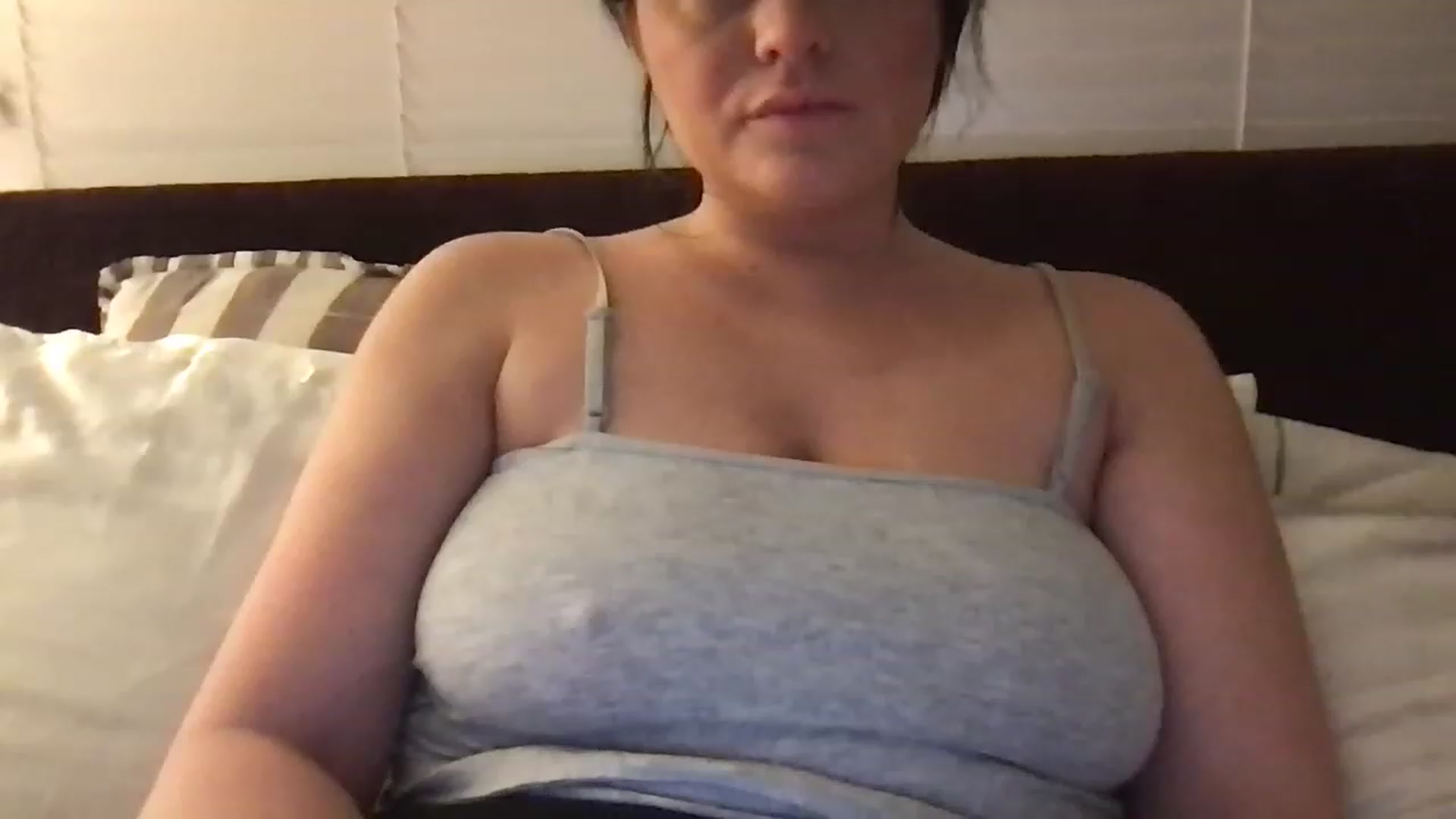 Gallery image thumbnail from Cambabe1997's myfreecams stream on, 11/22/2022, 18:47 image 5 of 20