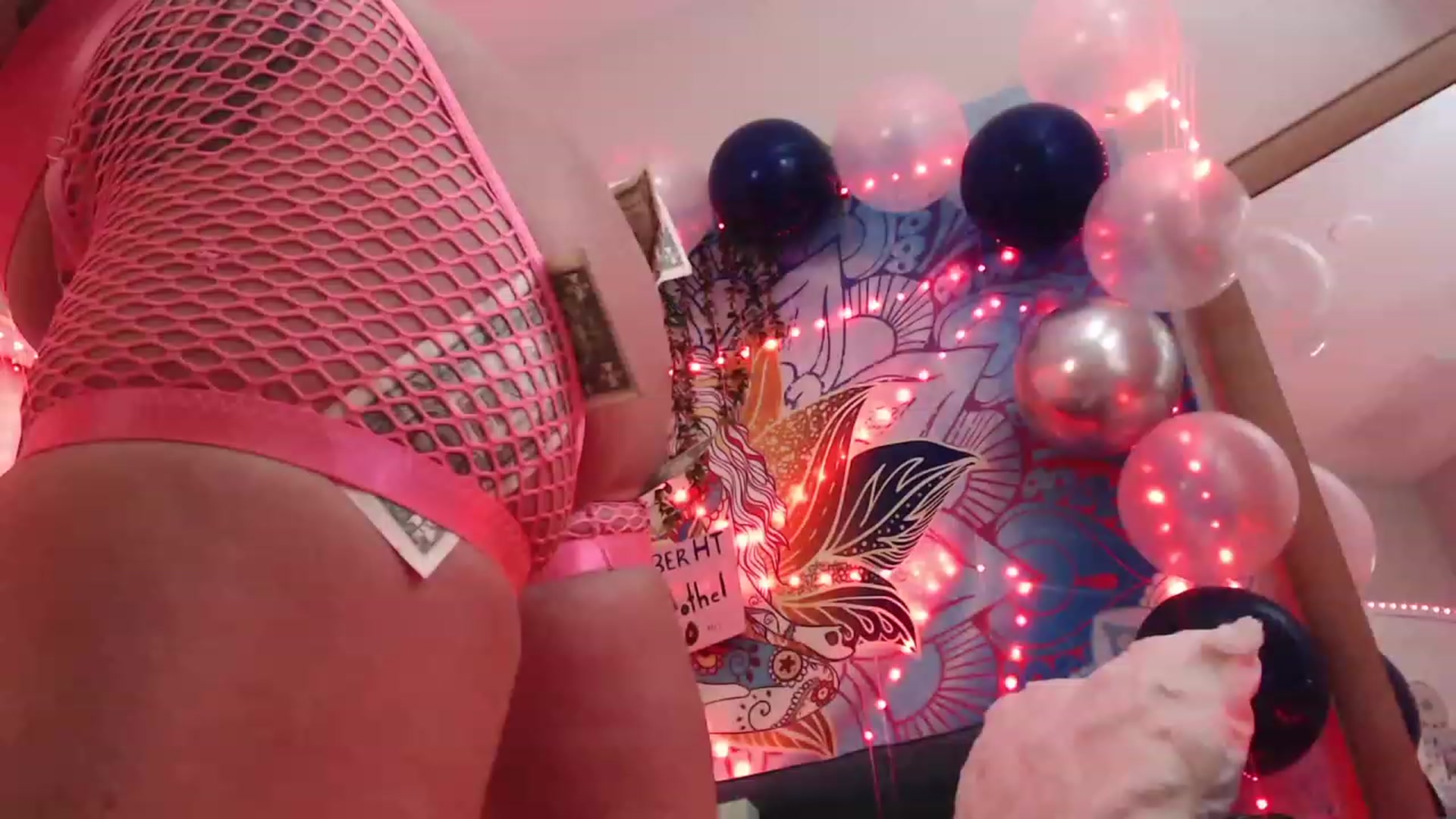 Gallery image thumbnail from CamgirlCASS's myfreecams stream on, 12/05/2022, 18:53 image 12 of 20