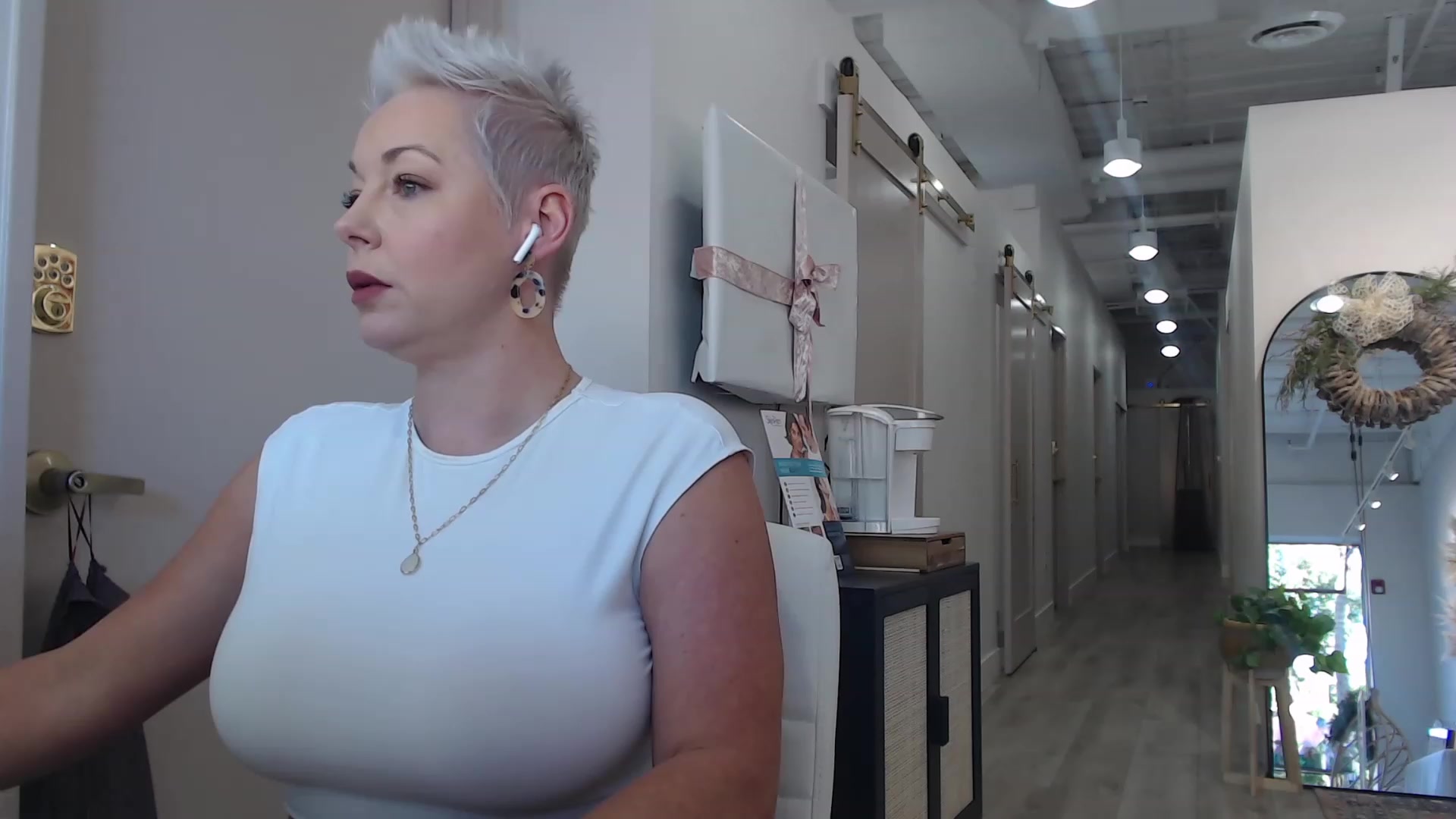 Gallery image thumbnail from CamgirlCASS's myfreecams stream on, 12/09/2023, 17:20 image 8 of 20