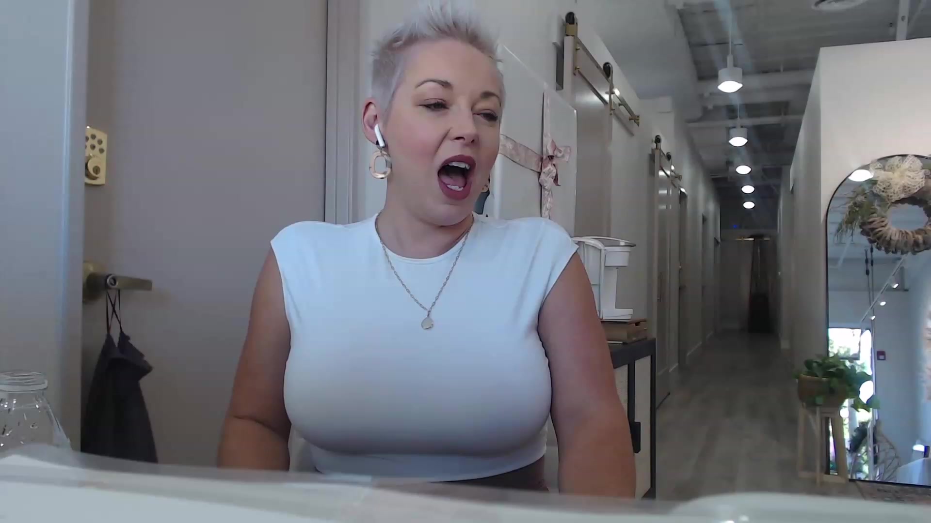 Gallery image thumbnail from CamgirlCASS's myfreecams stream on, 12/09/2023, 17:20 image 4 of 20
