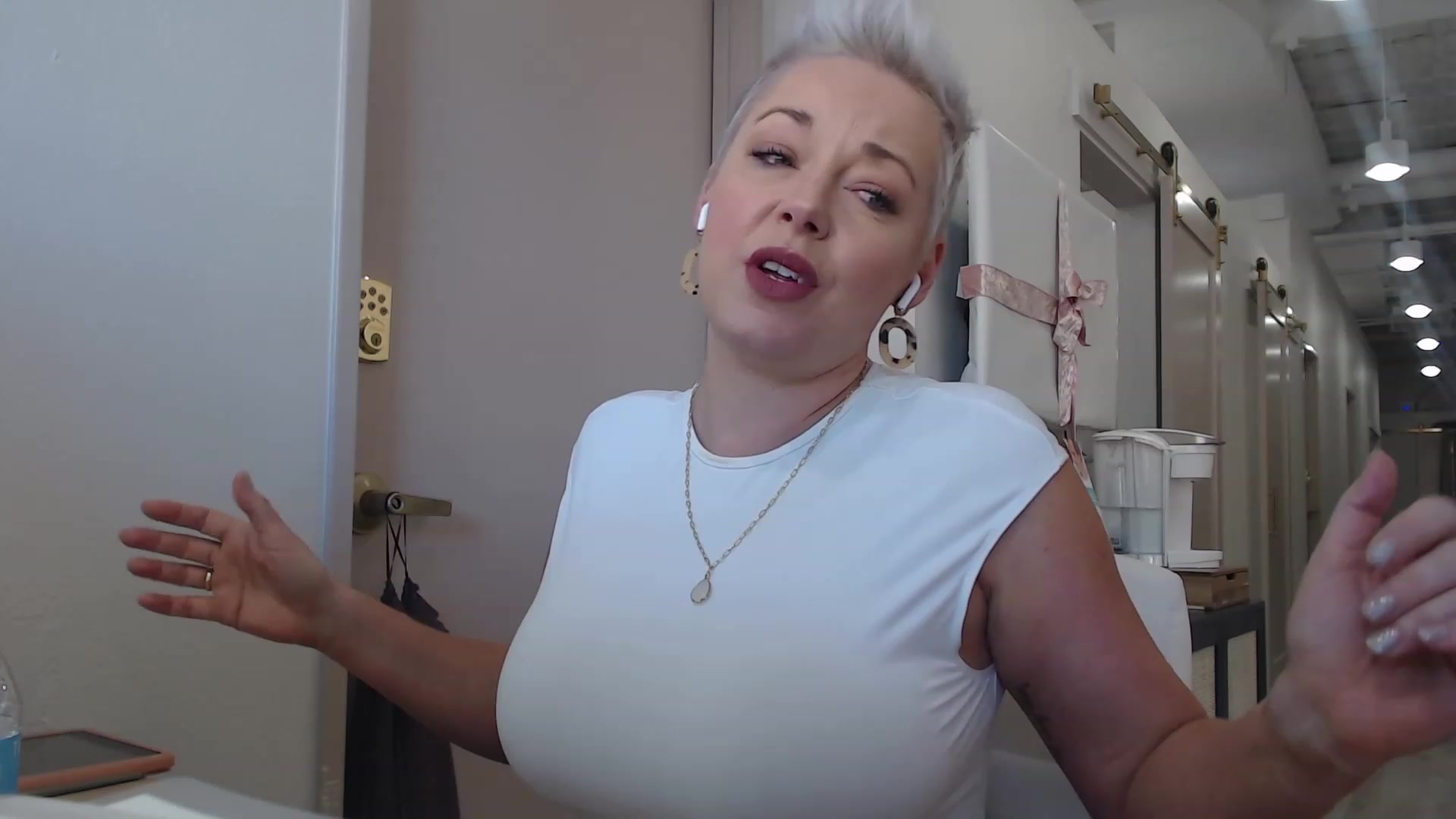 Gallery image thumbnail from CamgirlCASS's myfreecams stream on, 12/09/2023, 17:20 image 13 of 20