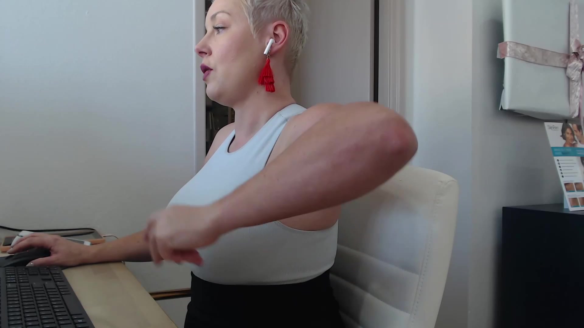 Gallery image thumbnail from CamgirlCASS's myfreecams stream on, 12/12/2023, 21:05 image 17 of 20