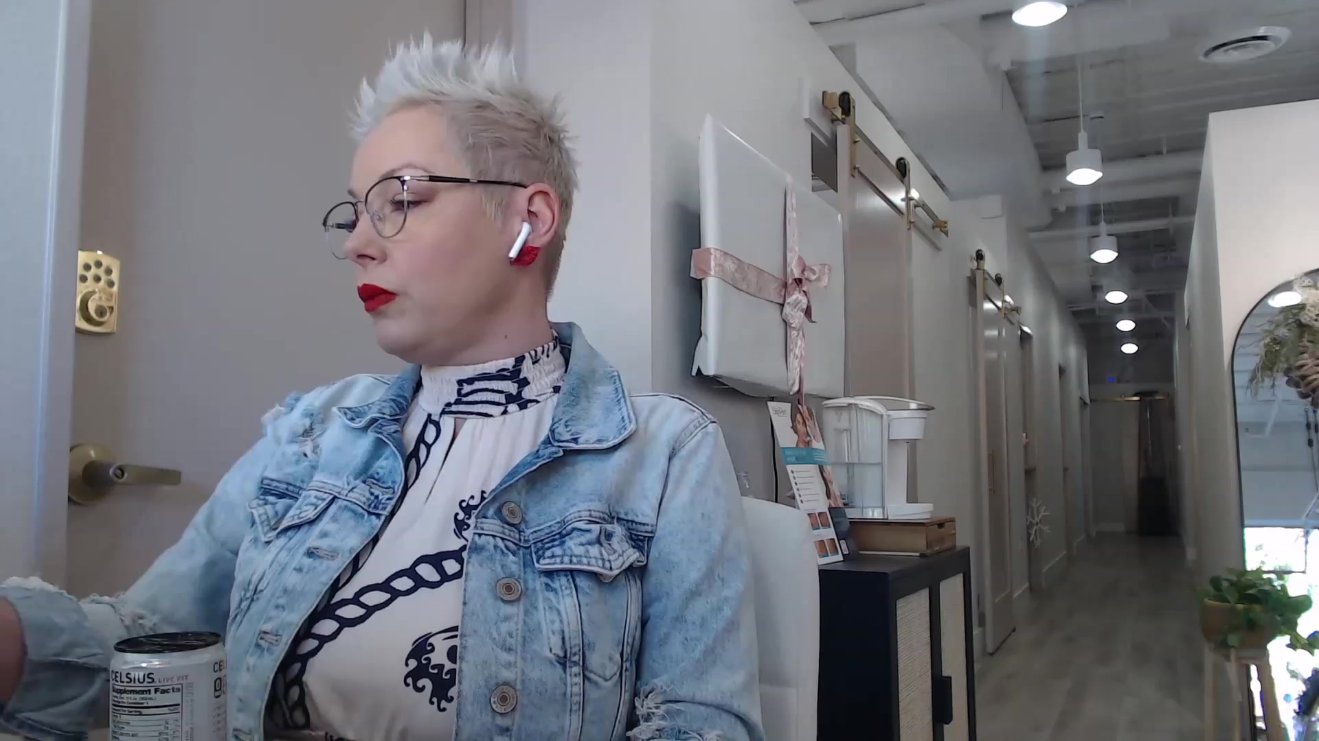 Gallery image thumbnail from CamgirlCASS's myfreecams stream on, 12/13/2023, 19:11 image 7 of 20