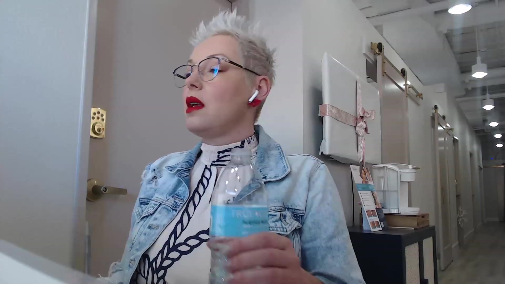 Gallery image thumbnail from CamgirlCASS's myfreecams stream on, 12/13/2023, 19:11 image 4 of 20