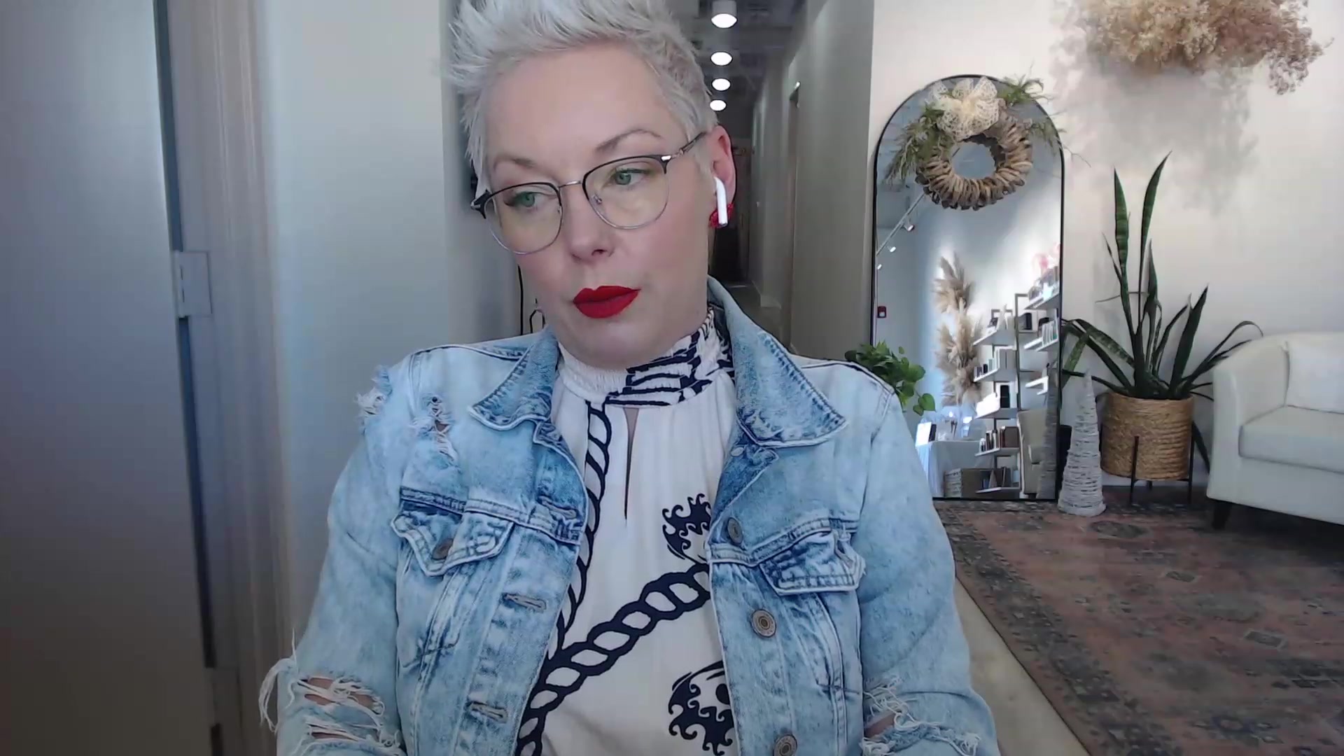 Gallery image thumbnail from CamgirlCASS's myfreecams stream on, 12/13/2023, 19:59 image 13 of 20
