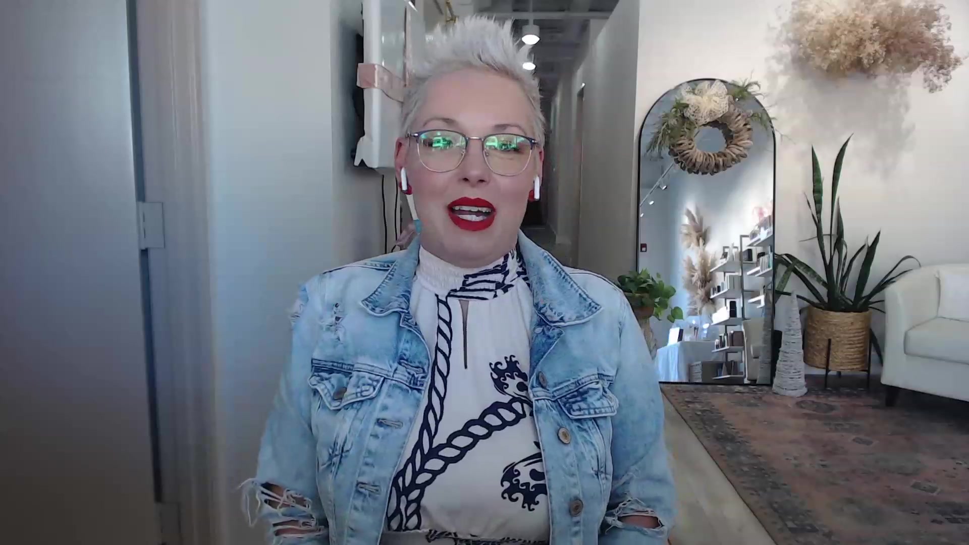 Gallery image thumbnail from CamgirlCASS's myfreecams stream on, 12/13/2023, 19:59 image 5 of 20