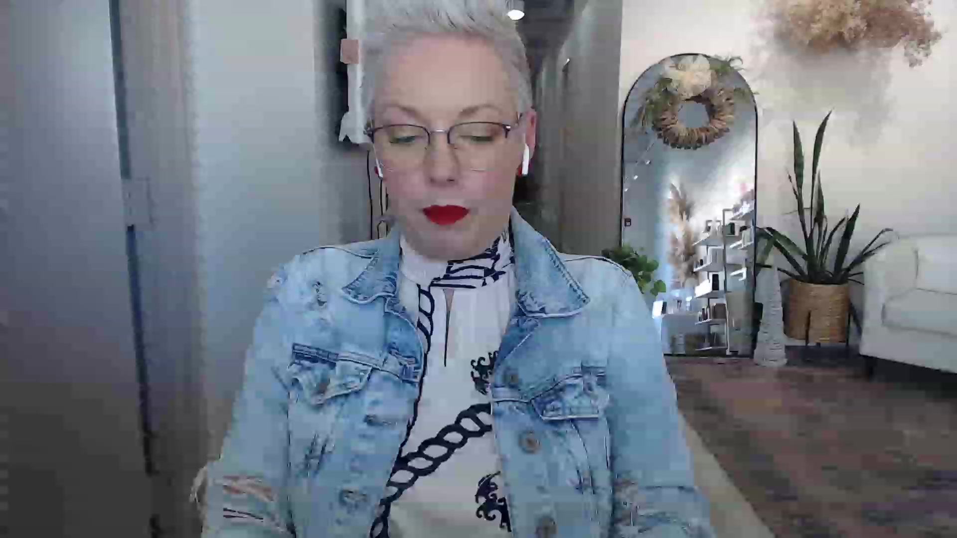 Gallery image thumbnail from CamgirlCASS's myfreecams stream on, 12/13/2023, 19:59 image 15 of 20