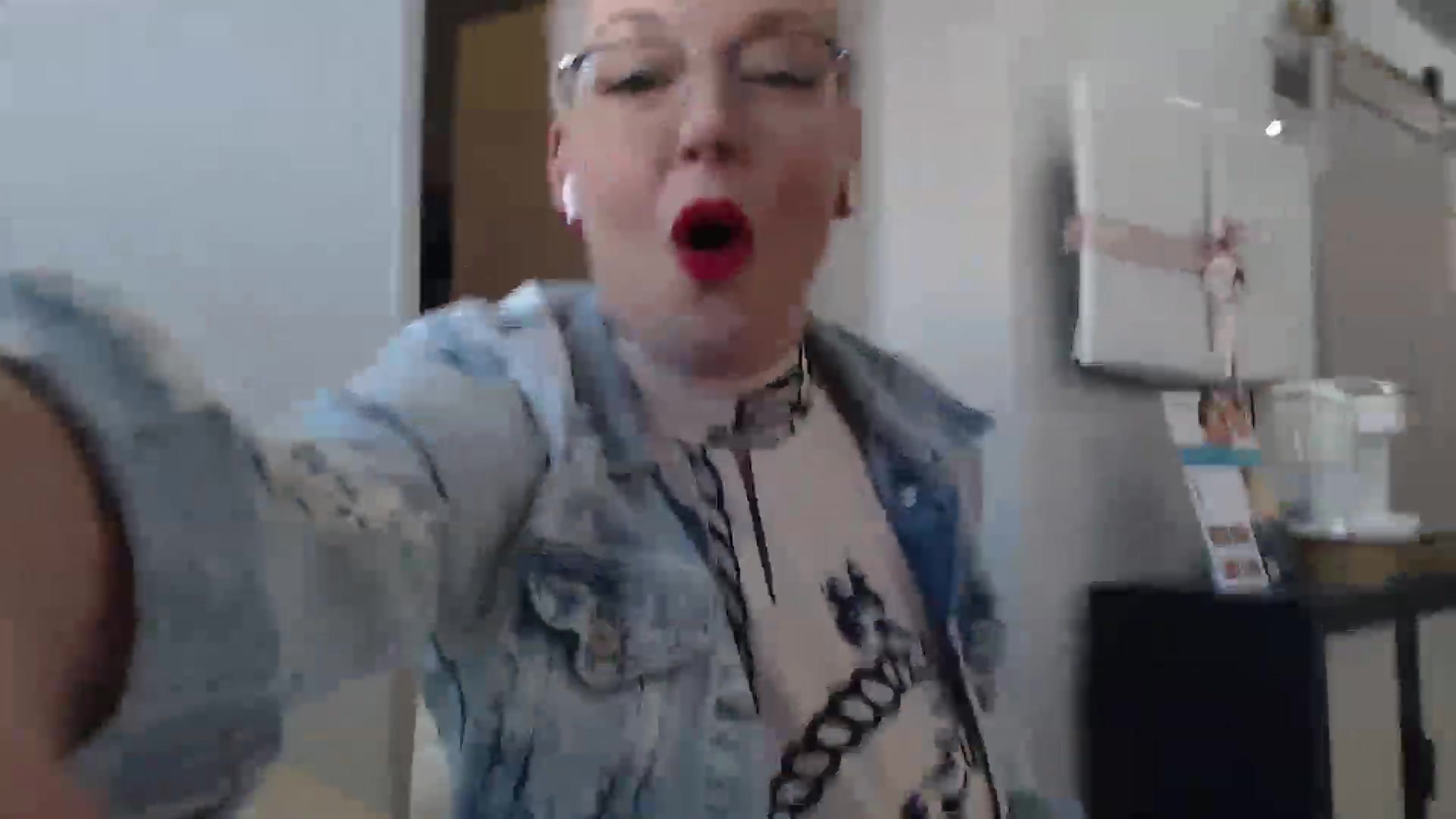 Gallery image thumbnail from CamgirlCASS's myfreecams stream on, 12/13/2023, 19:59 image 7 of 20