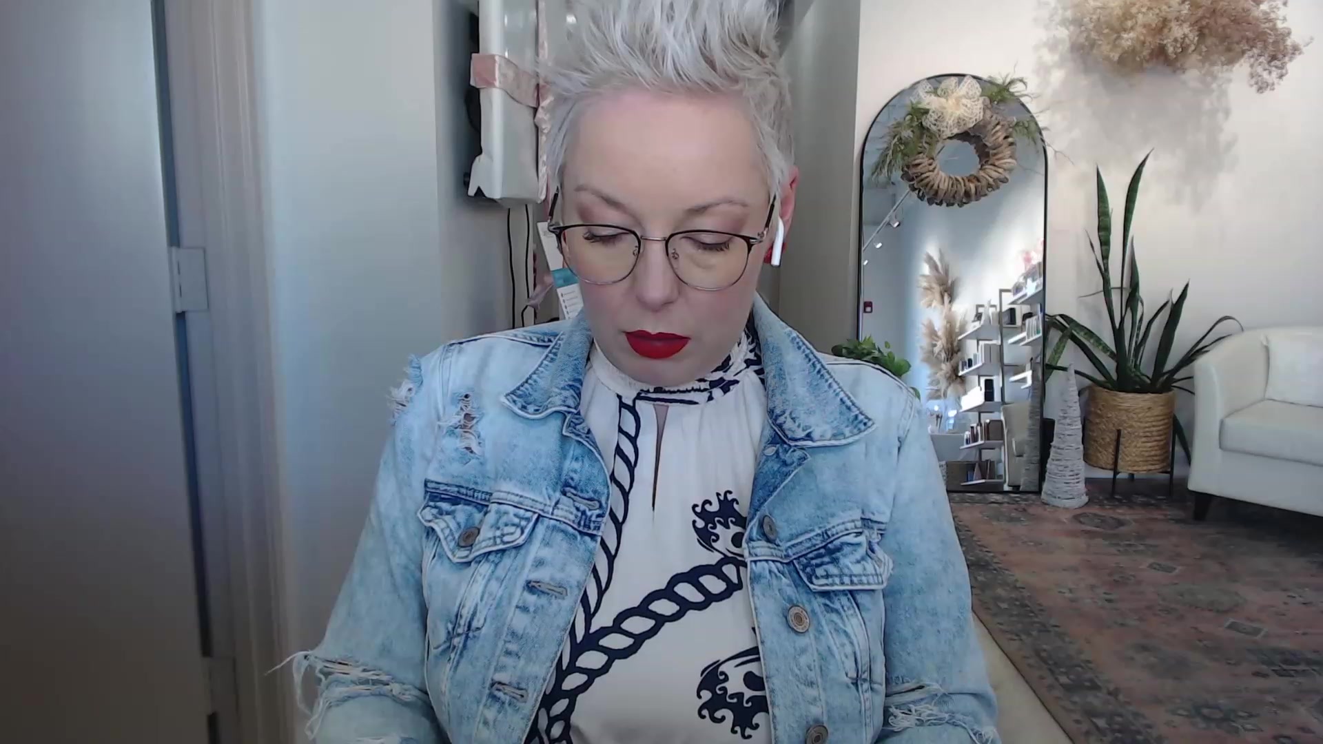 Gallery image thumbnail from CamgirlCASS's myfreecams stream on, 12/13/2023, 19:59 image 18 of 20