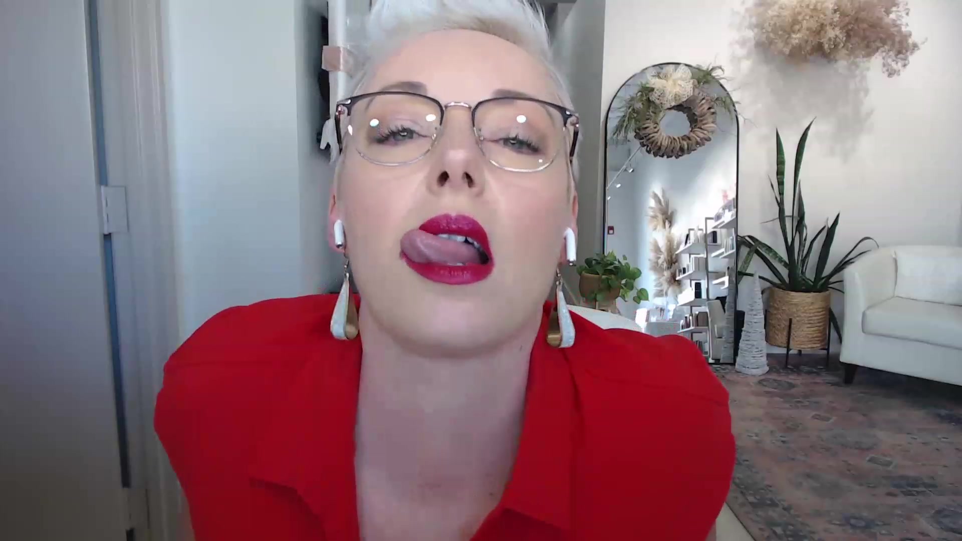 Gallery image thumbnail from CamgirlCASS's myfreecams stream on, 12/16/2023, 18:25 image 18 of 20