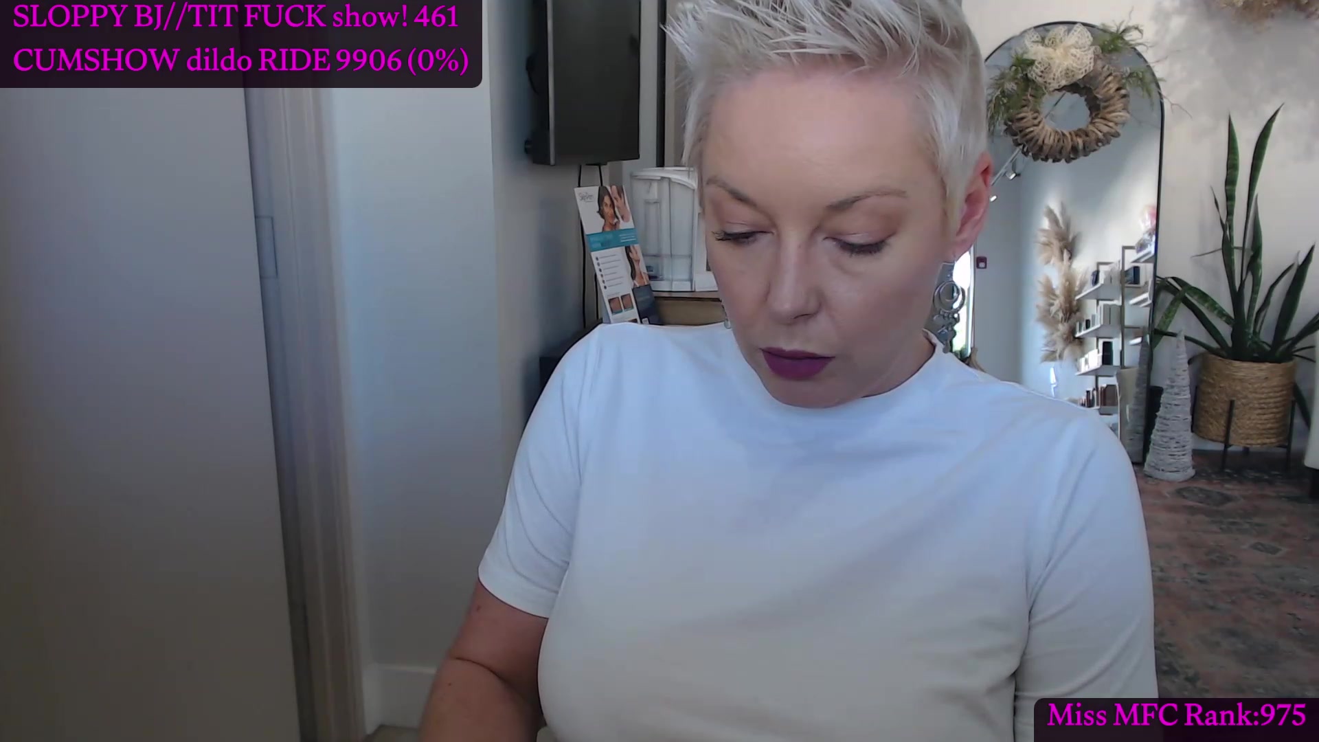 Gallery image thumbnail from CamgirlCASS's myfreecams stream on, 12/20/2023, 19:23 image 17 of 20