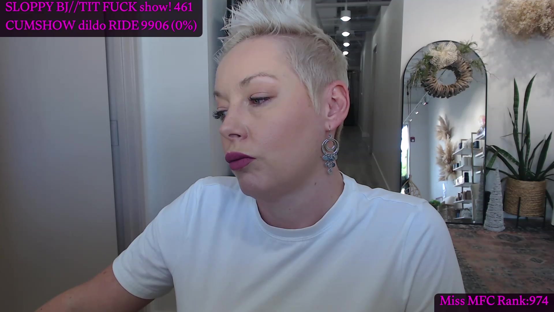 Gallery image thumbnail from CamgirlCASS's myfreecams stream on, 12/20/2023, 19:23 image 8 of 20
