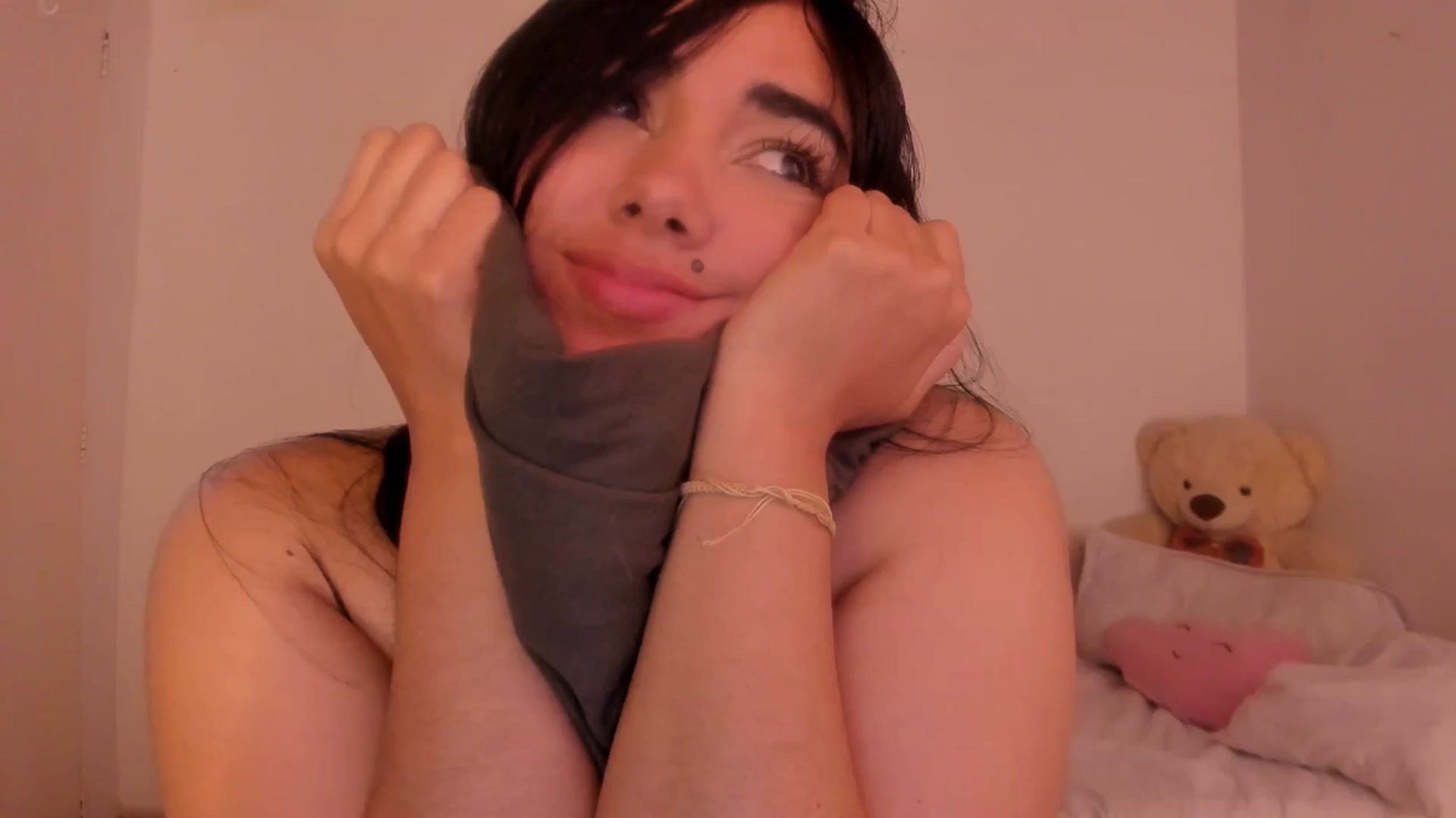 Gallery image thumbnail from CamiiHerrera's myfreecams stream on, 07/06/2025, 11:47 image 12 of 20