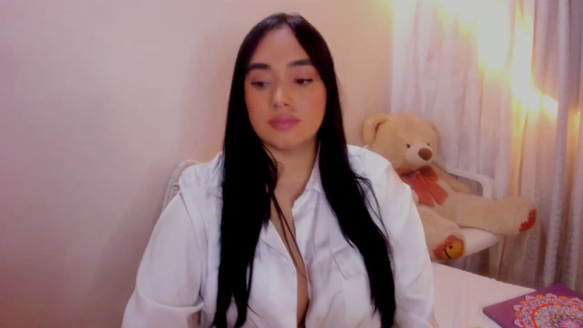 Gallery image thumbnail from CamiiHerrera's myfreecams stream on, 12/18/2025, 09:12 image 17 of 20