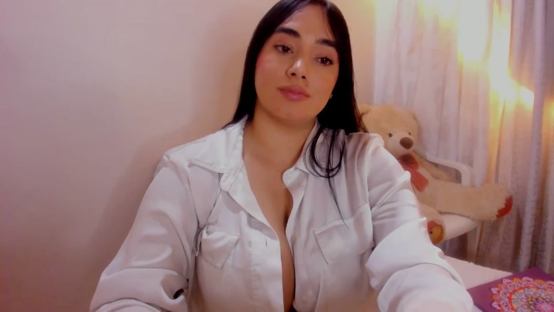 Gallery image thumbnail from CamiiHerrera's myfreecams stream on, 12/18/2025, 09:12 image 15 of 20
