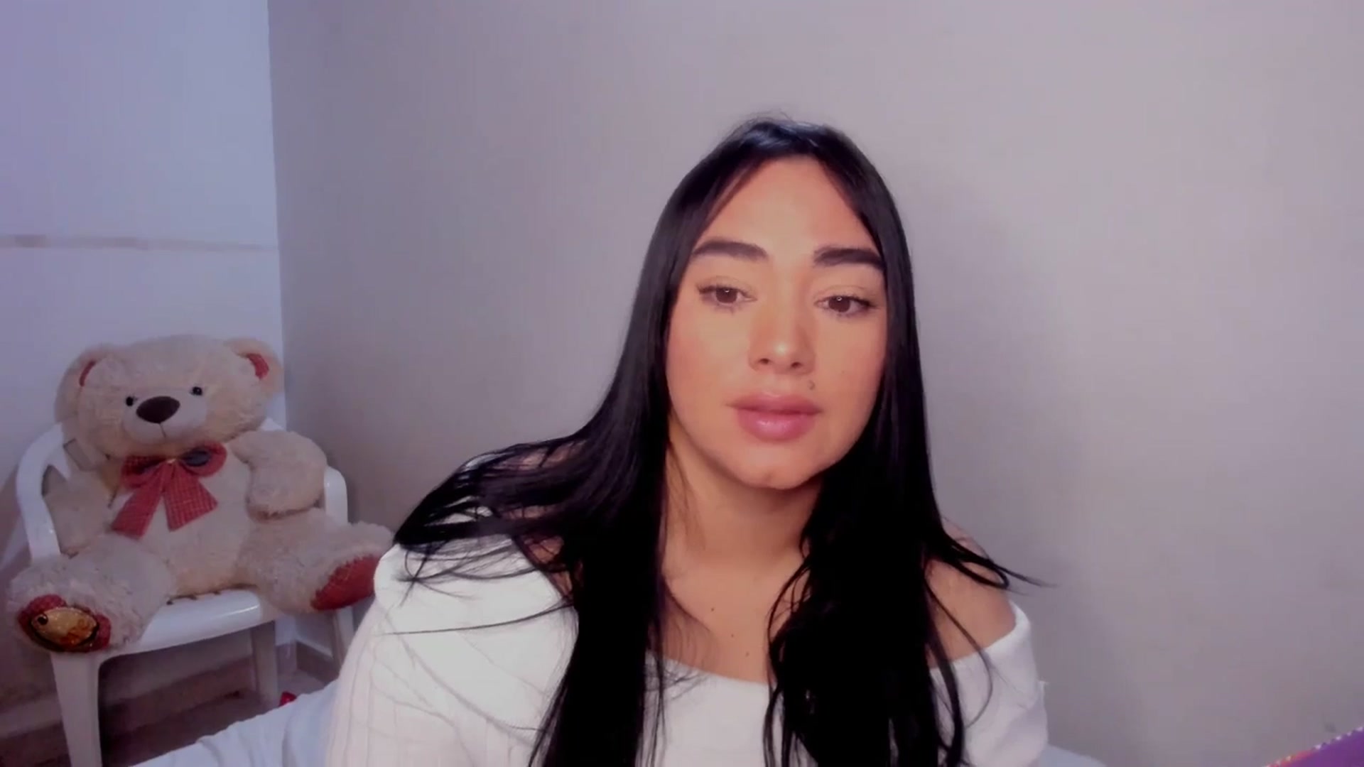 Gallery image thumbnail from CamiiHerrera's myfreecams stream on, 12/27/2025, 11:02 image 16 of 20