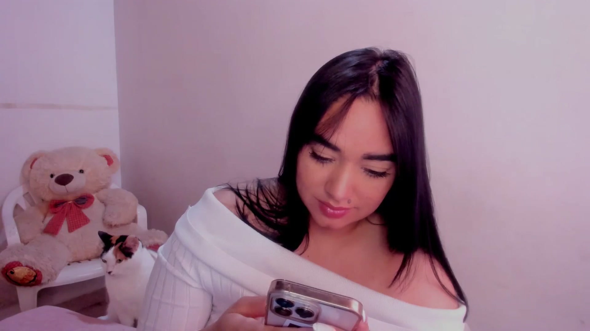 Gallery image thumbnail from CamiiHerrera's myfreecams stream on, 12/27/2025, 12:28 image 12 of 20