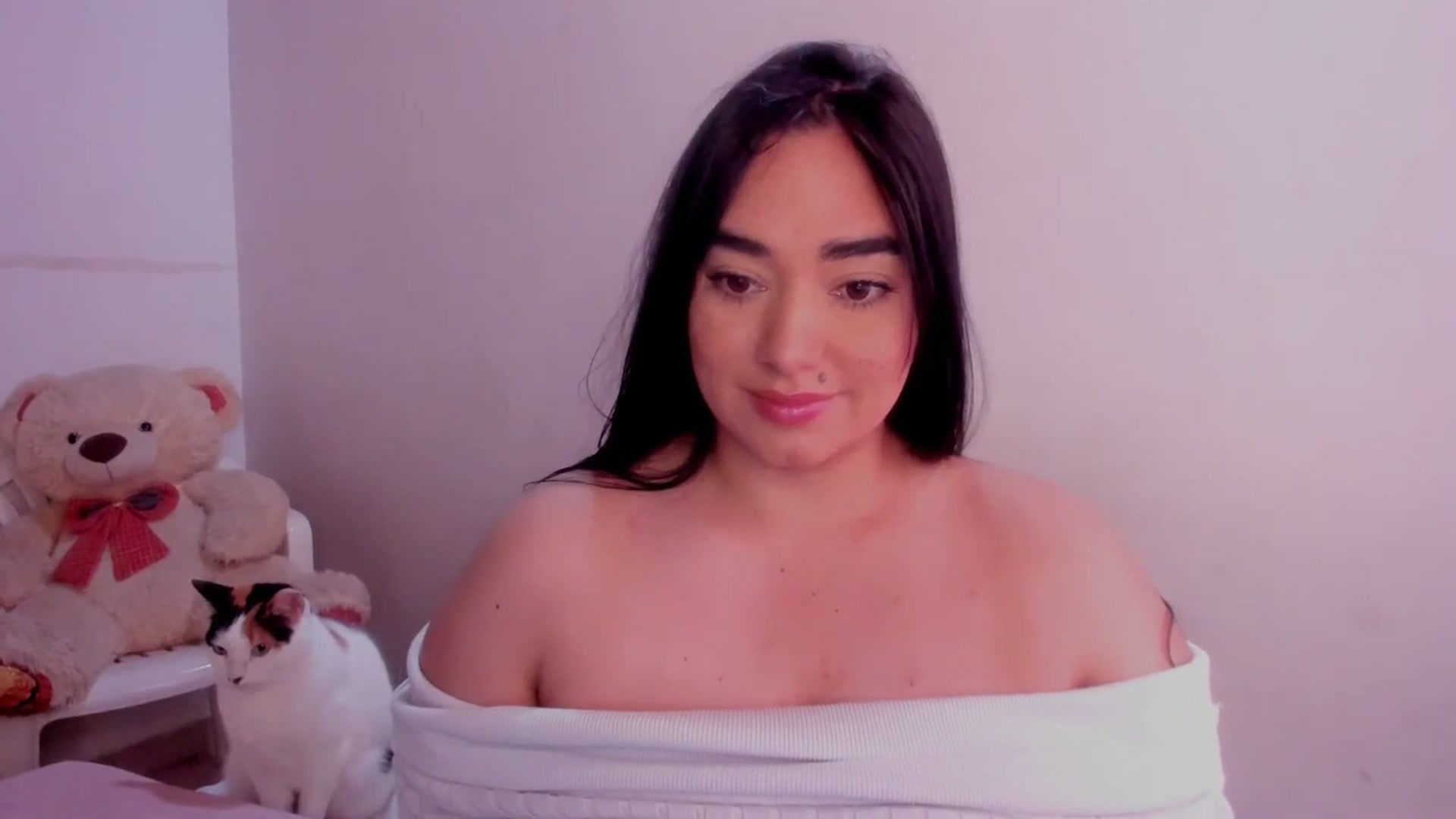 Gallery image thumbnail from CamiiHerrera's myfreecams stream on, 12/27/2025, 12:28 image 15 of 20
