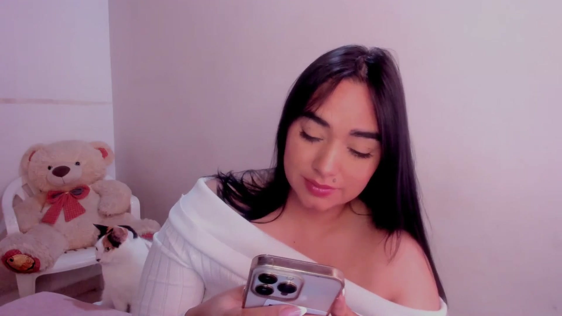 Gallery image thumbnail from CamiiHerrera's myfreecams stream on, 12/27/2025, 12:28 image 11 of 20