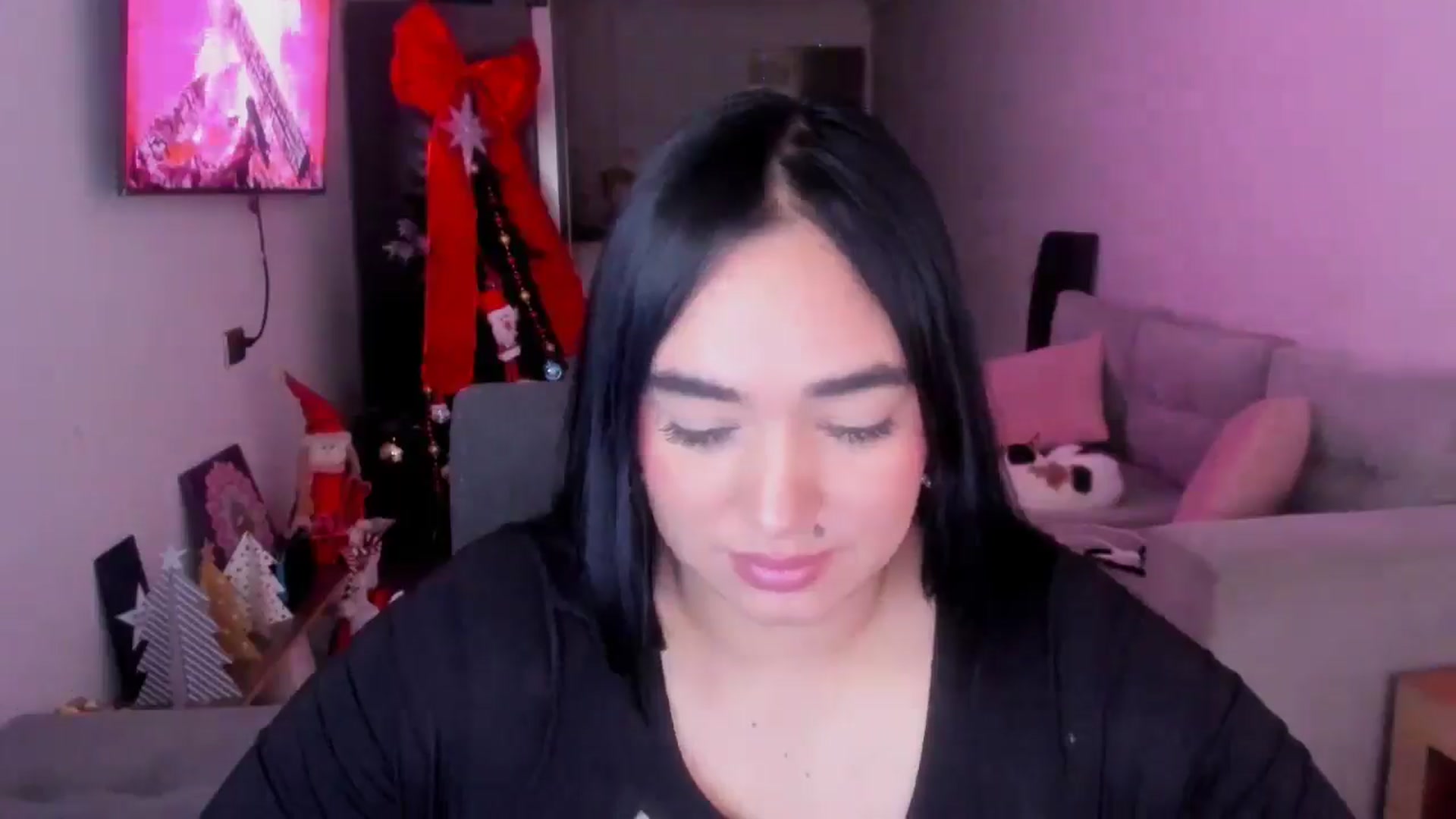 Gallery image thumbnail from CamiiHerrera's myfreecams stream on, 01/03/2026, 13:38 image 2 of 20