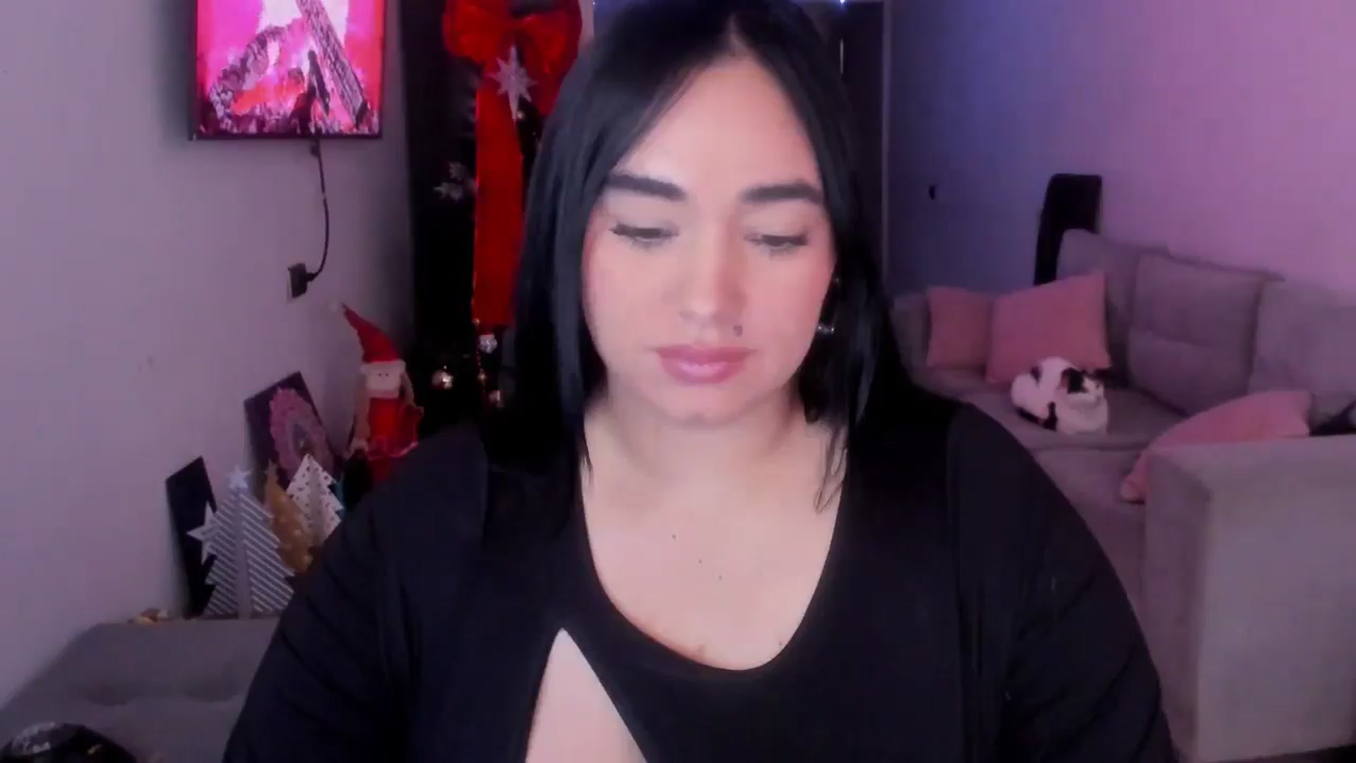 Gallery image thumbnail from CamiiHerrera's myfreecams stream on, 01/03/2026, 16:05 image 14 of 20