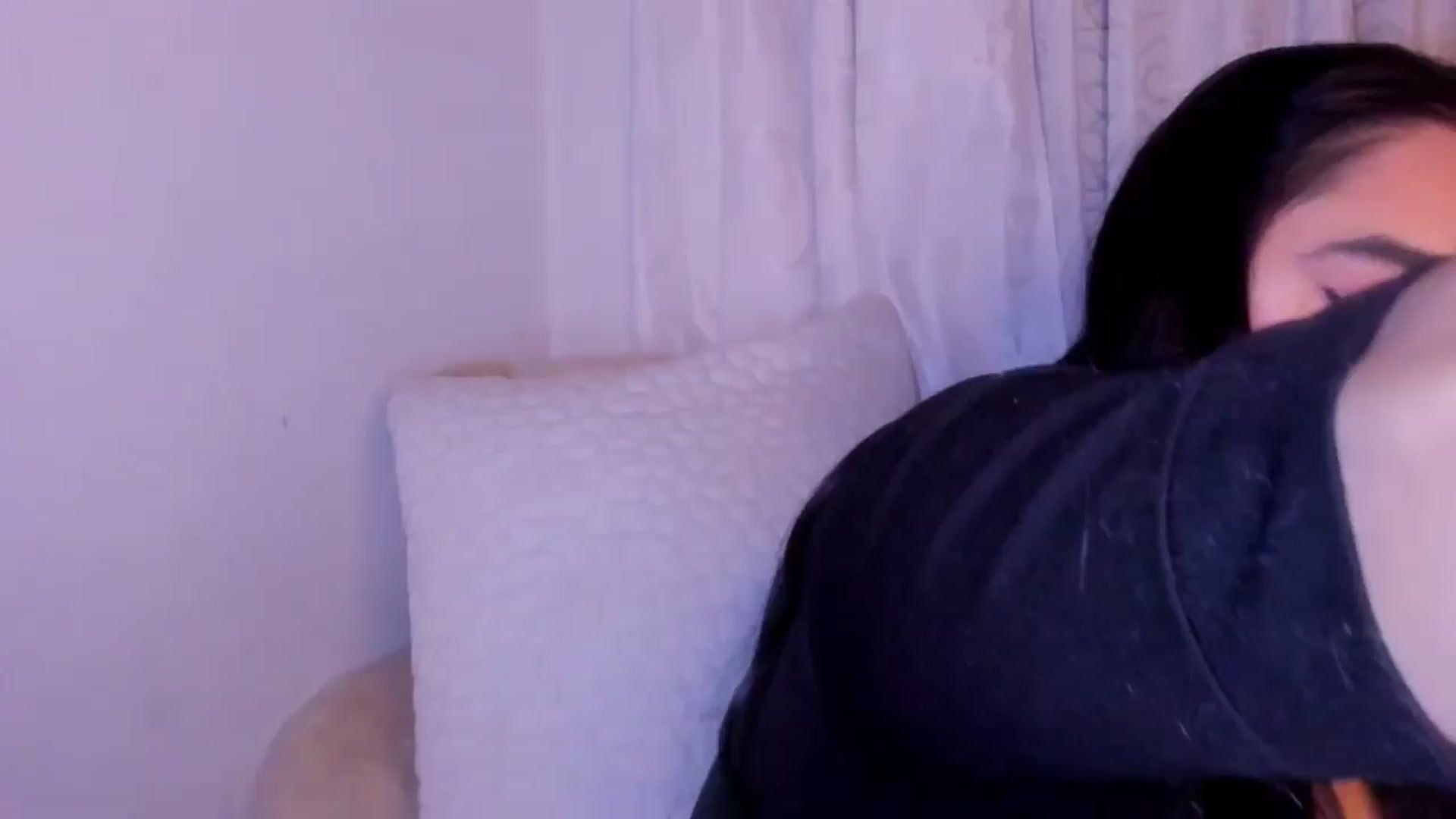 Gallery image thumbnail from CamiiHerrera's myfreecams stream on, 01/08/2026, 09:23 image 14 of 20