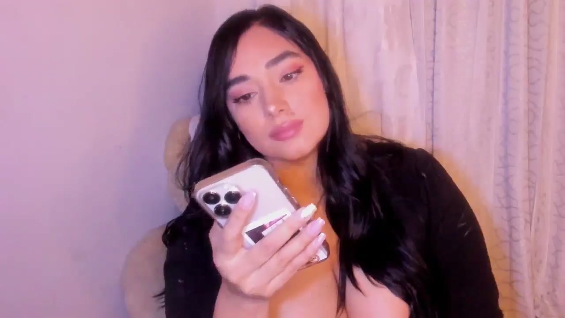 Gallery image thumbnail from CamiiHerrera's myfreecams stream on, 01/08/2026, 10:22 image 19 of 20