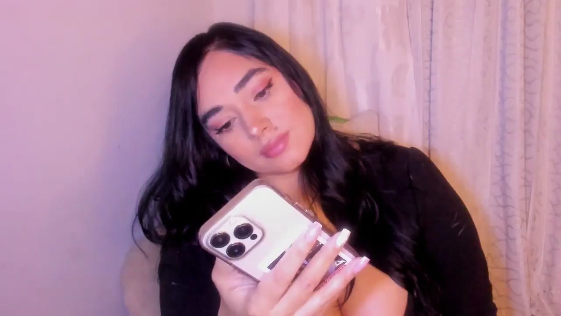 Gallery image thumbnail from CamiiHerrera's myfreecams stream on, 01/08/2026, 10:22 image 18 of 20