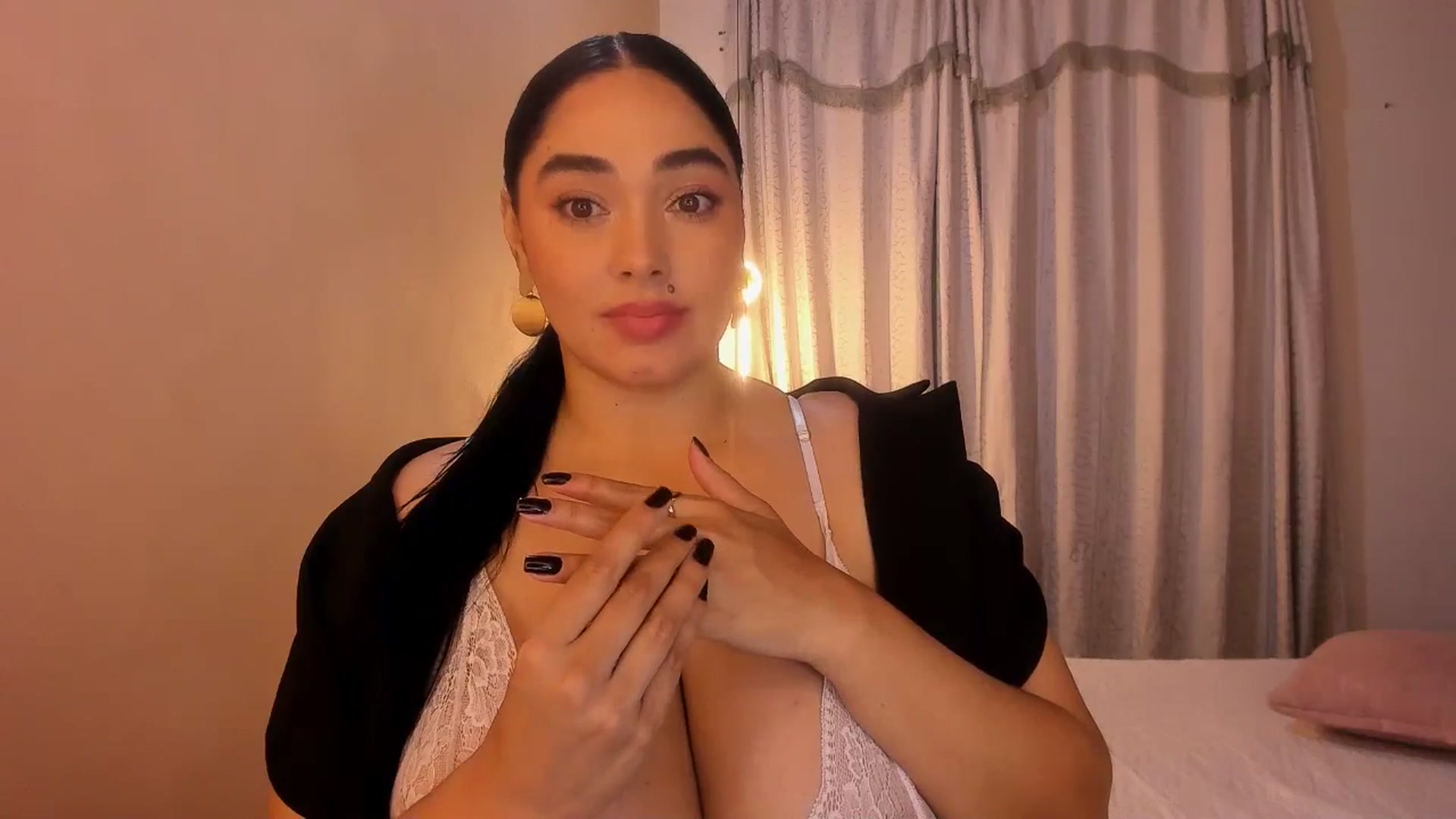 Gallery image thumbnail from CamiiHerrera's myfreecams stream on, 03/25/2026, 10:37 image 2 of 20