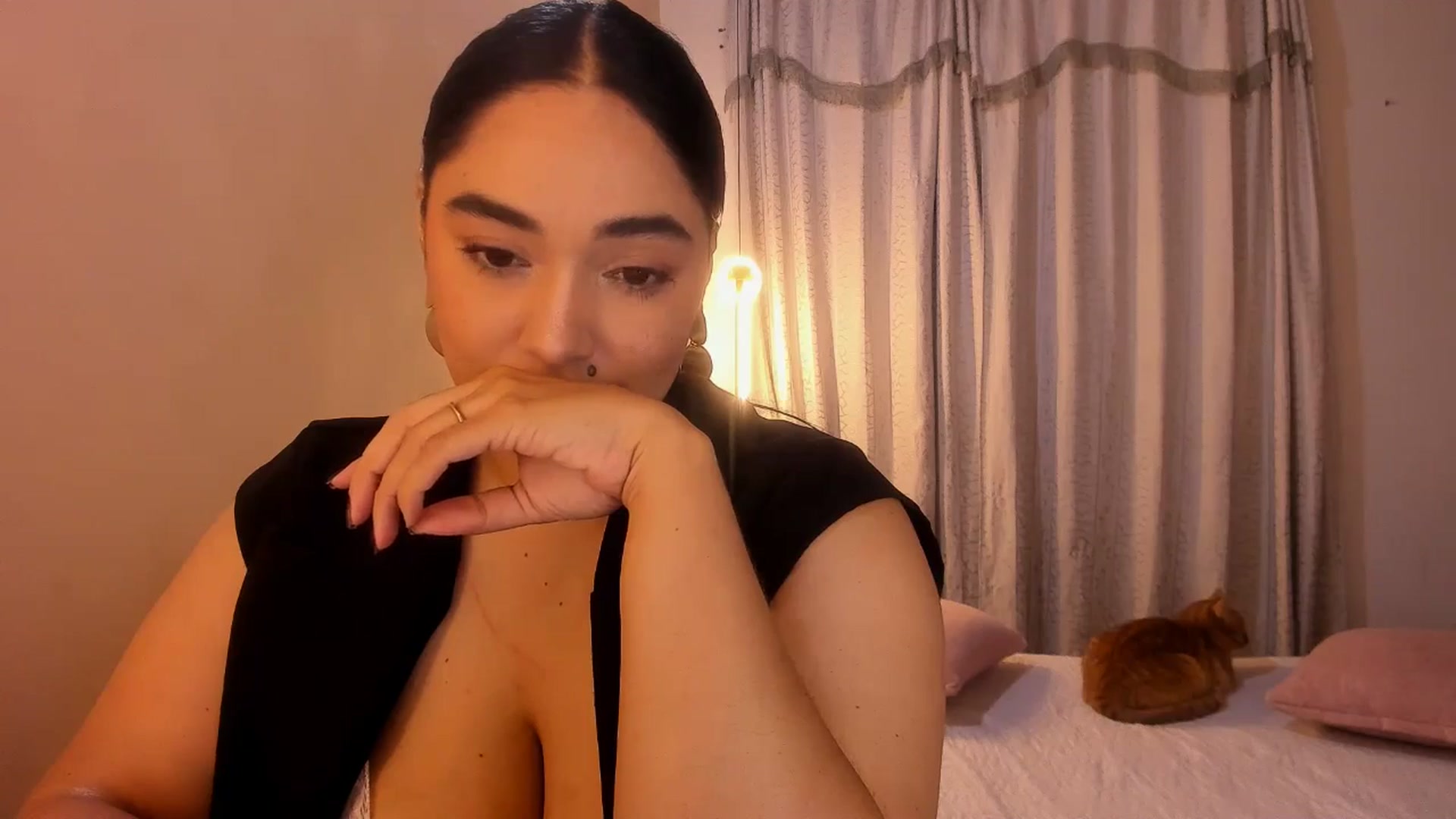 Gallery image thumbnail from CamiiHerrera's myfreecams stream on, 03/25/2026, 10:37 image 20 of 20