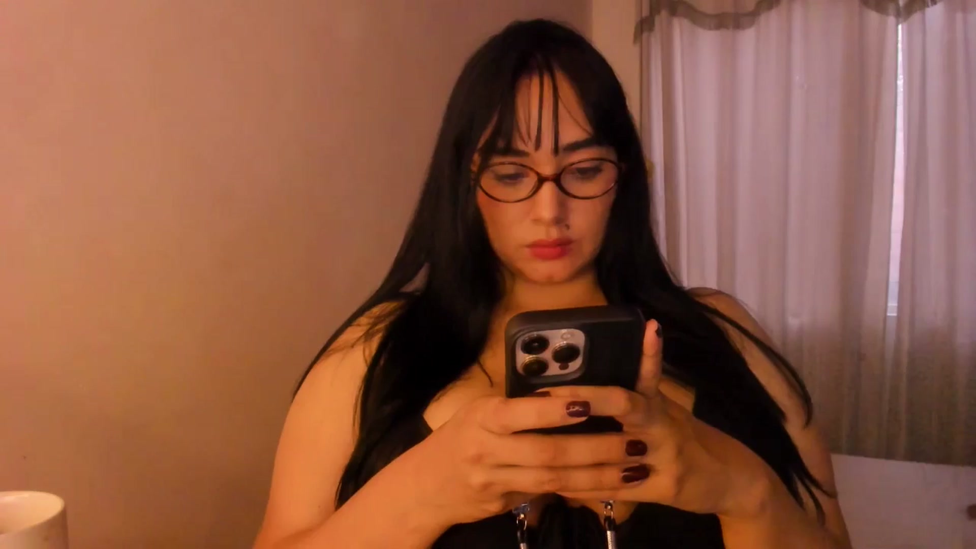 Gallery image thumbnail from CamiiHerrera's myfreecams stream on, 04/20/2026, 23:59 image 8 of 20