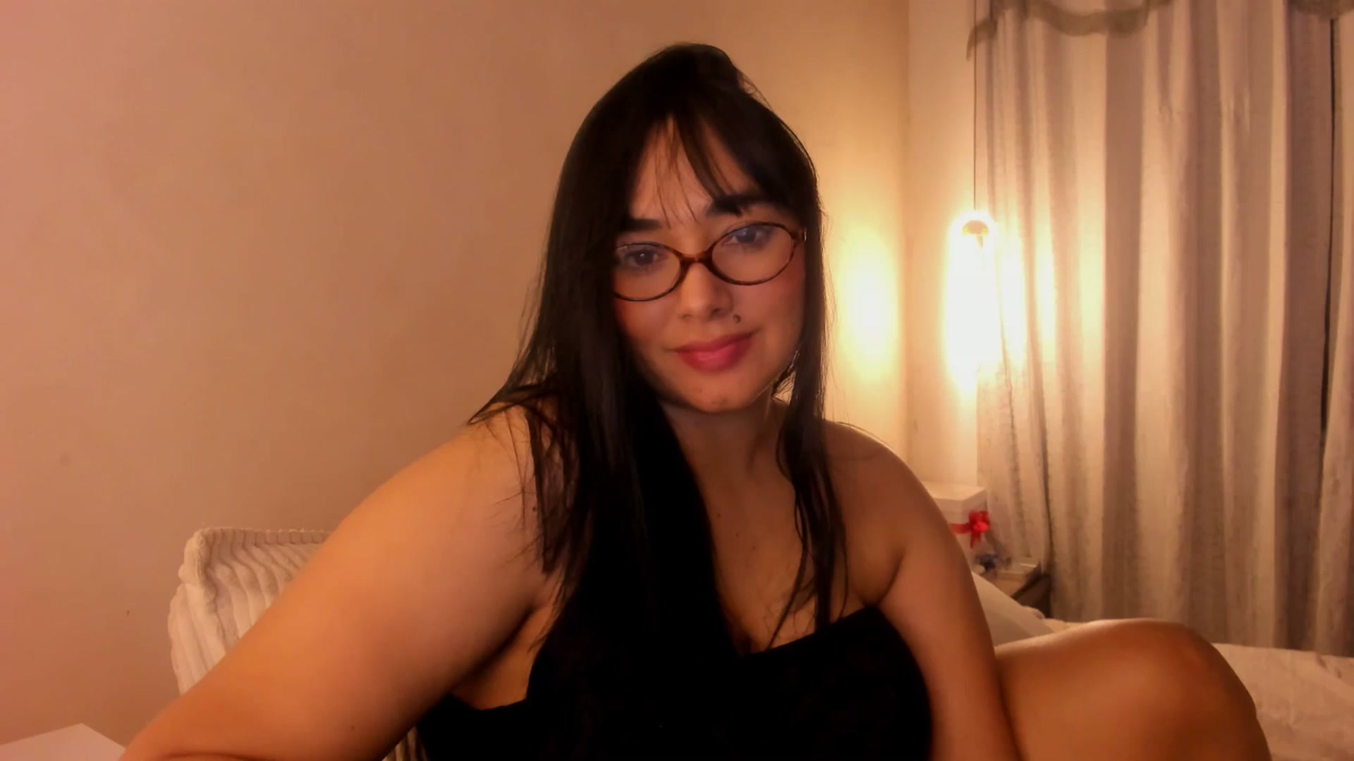 Gallery image thumbnail from CamiiHerrera's myfreecams stream on, 04/23/2026, 06:50 image 14 of 20
