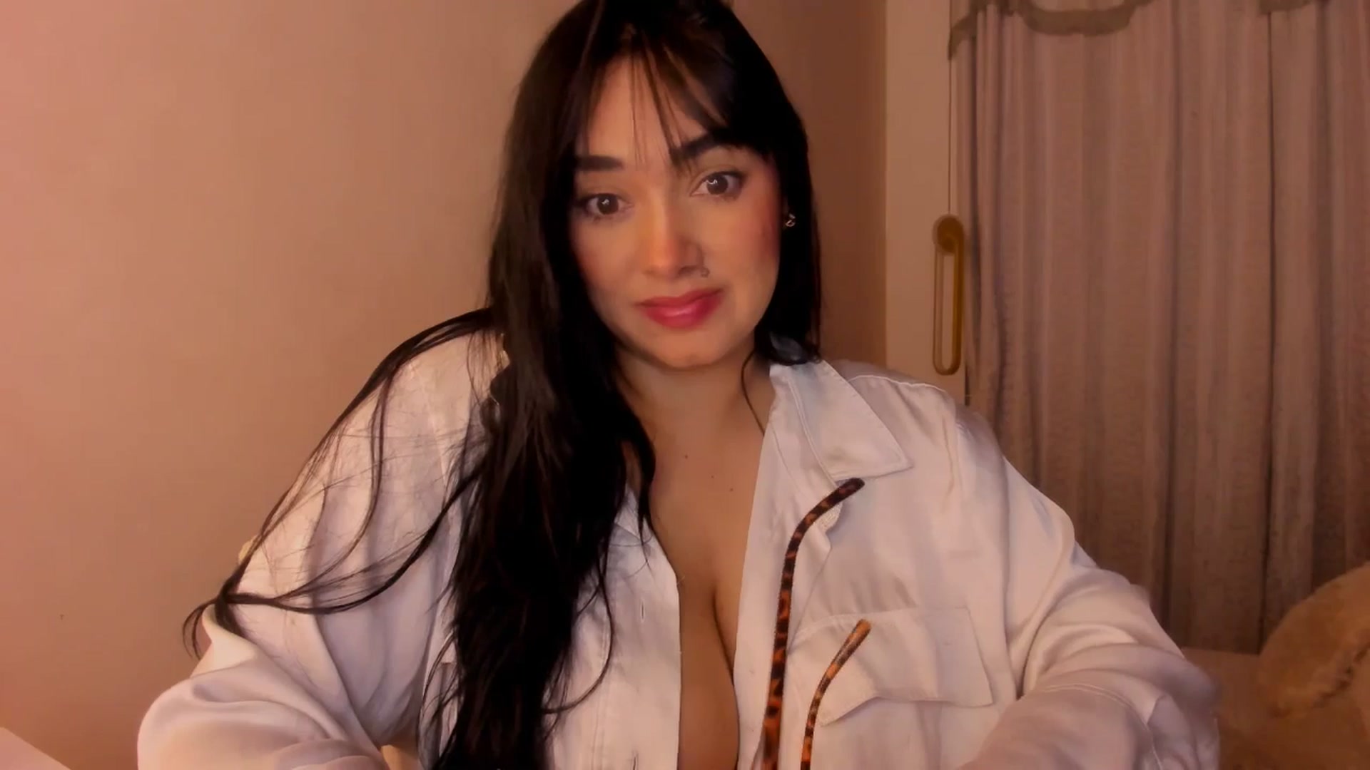 Gallery image thumbnail from CamiiHerrera's myfreecams stream on, 04/29/2026, 07:09 image 6 of 20