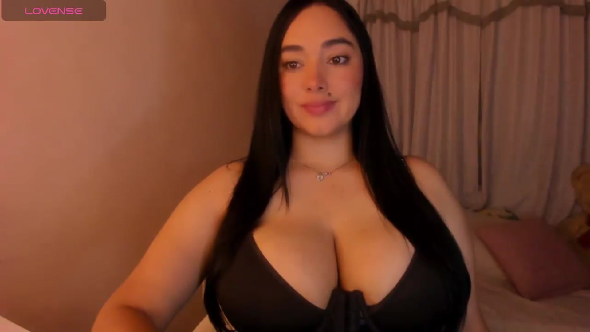 Gallery image thumbnail from CamiiHerrera's myfreecams stream on, 05/12/2026, 06:03 image 5 of 20