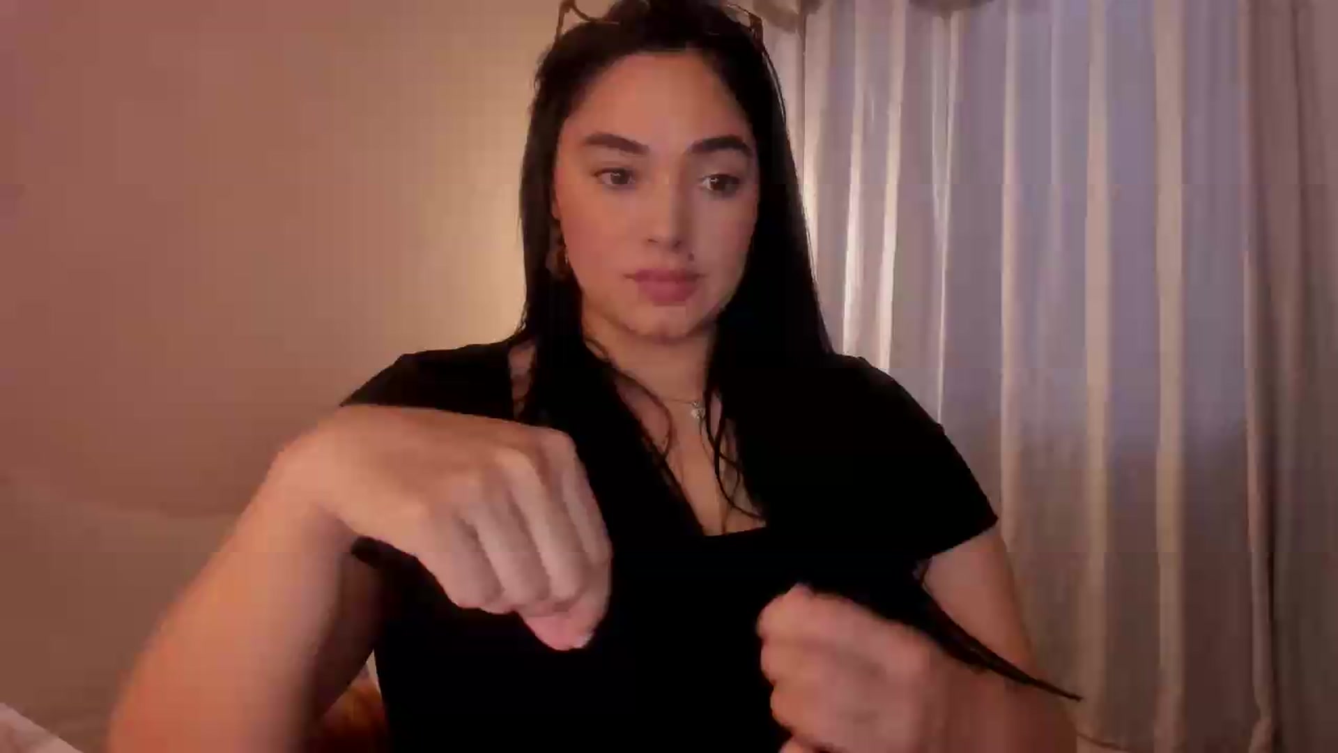 Gallery image thumbnail from CamiiHerrera's myfreecams stream on, 05/14/2026, 22:55 image 19 of 20