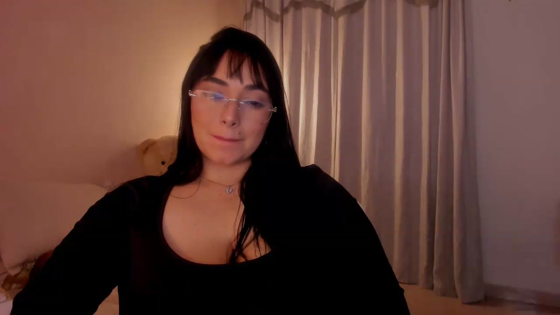 Gallery image thumbnail from CamiiHerrera's myfreecams stream on, 05/15/2026, 07:48 image 18 of 20