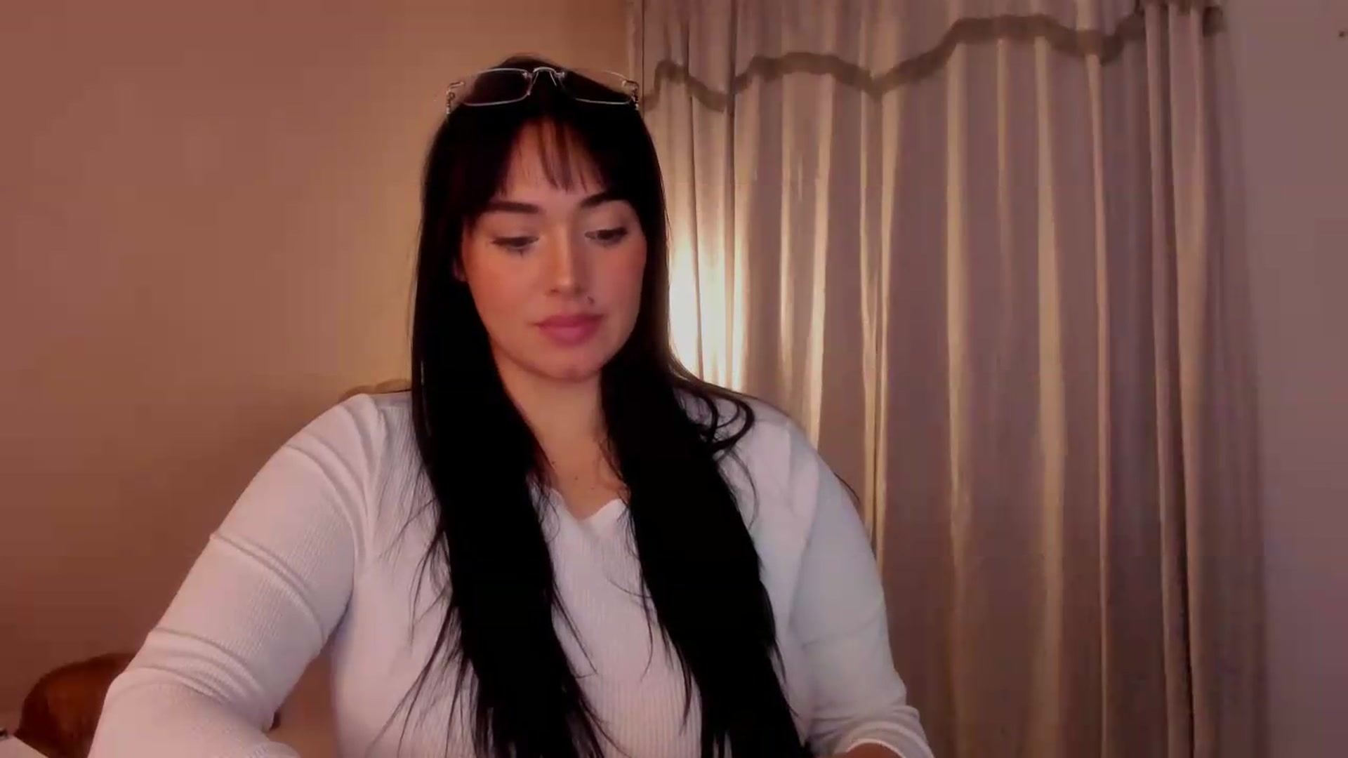 Gallery image thumbnail from CamiiHerrera's myfreecams stream on, 05/18/2026, 09:39 image 5 of 20