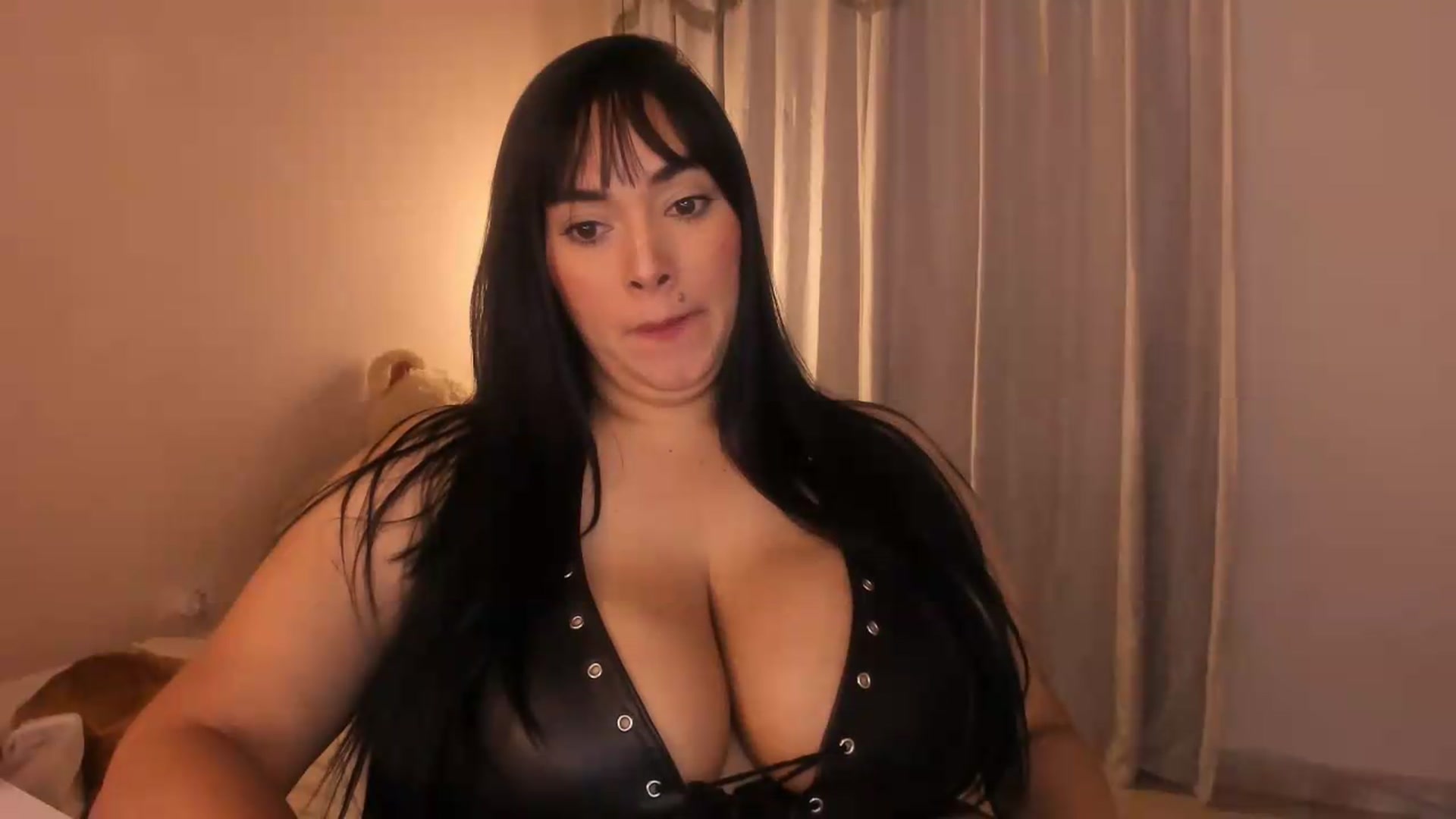 Gallery image thumbnail from CamiiHerrera's myfreecams stream on, 05/19/2026, 08:25 image 13 of 20